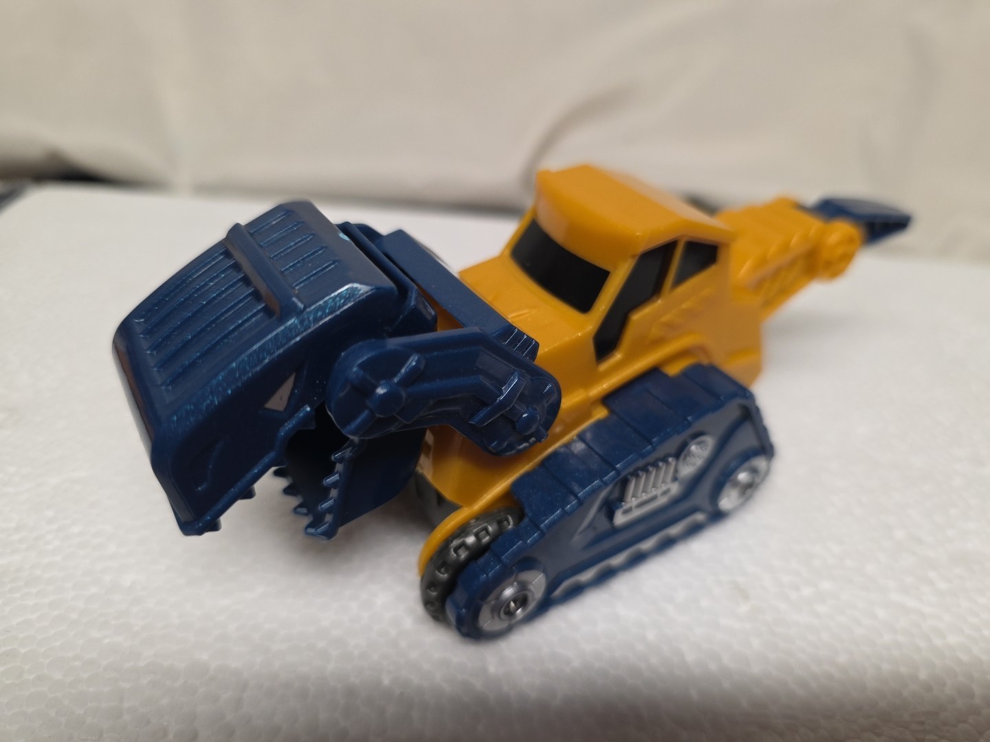 Unbranded Yellow/Blue Construction Vehicle 6&Prime; Long Part Of Dinosaur Transformer
