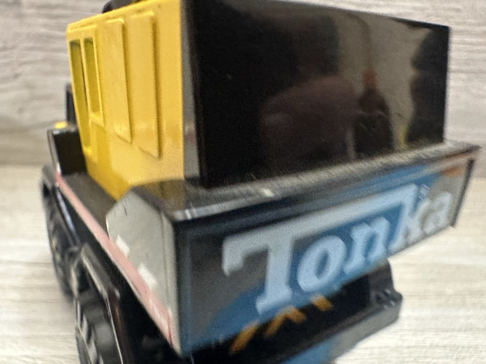 Vintage 1998 Maisto Mighty Mini Tonka 758 Swivel Bucket Crane 1:64 Truck 5.5” **