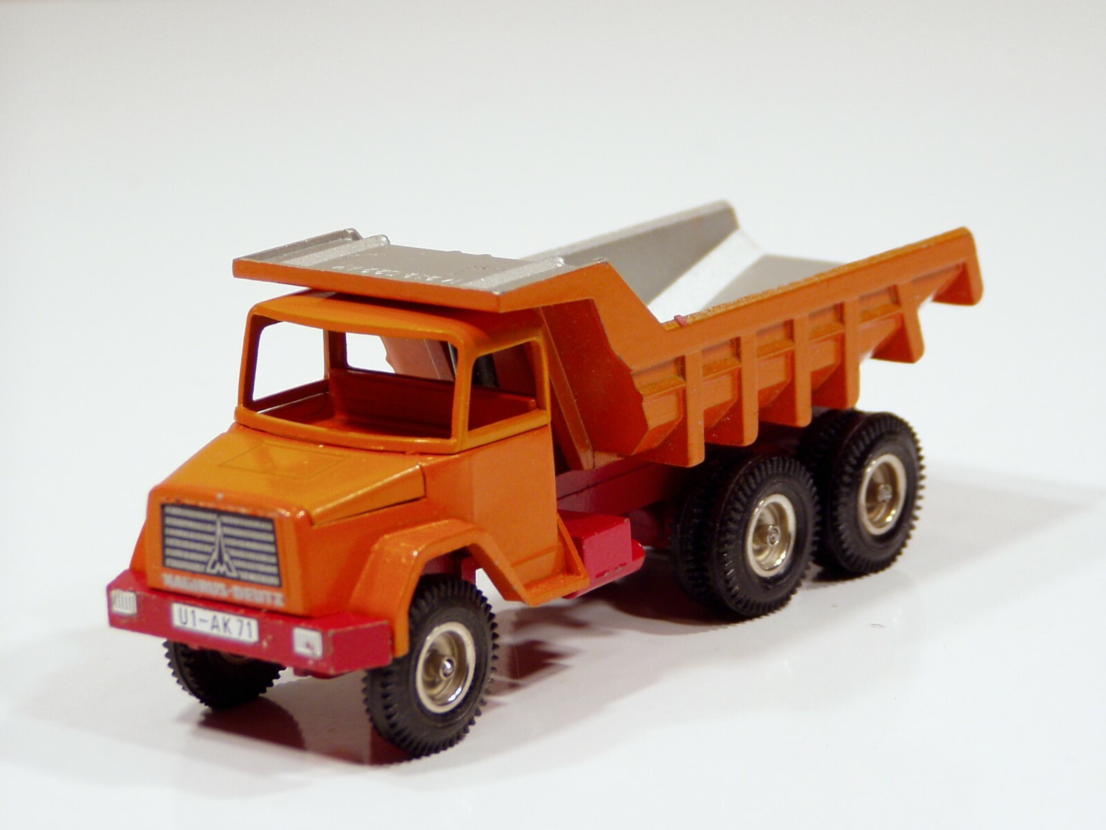 Magirus Deutz Dump Truck – 1/60 – NZG #117 – N.Mint – No Box
