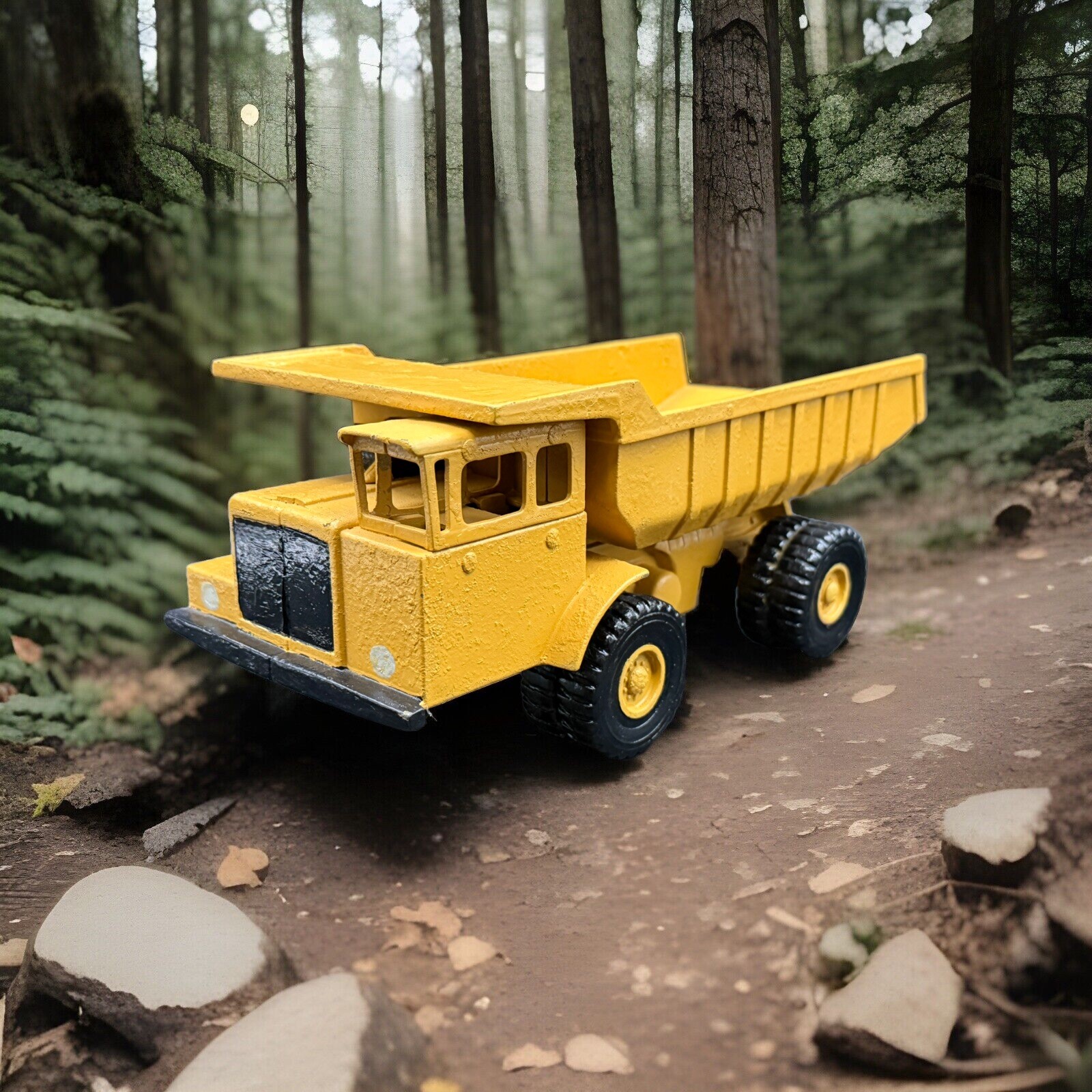 ERTL International Harvester Hydraulic Pay-Hauler Dumptruck Vintage Made In USA