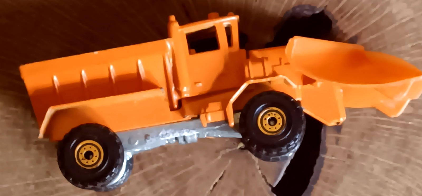 Mattel HOT WHEELS OSHKOSH Snow Plow 1:64 1983 Orange