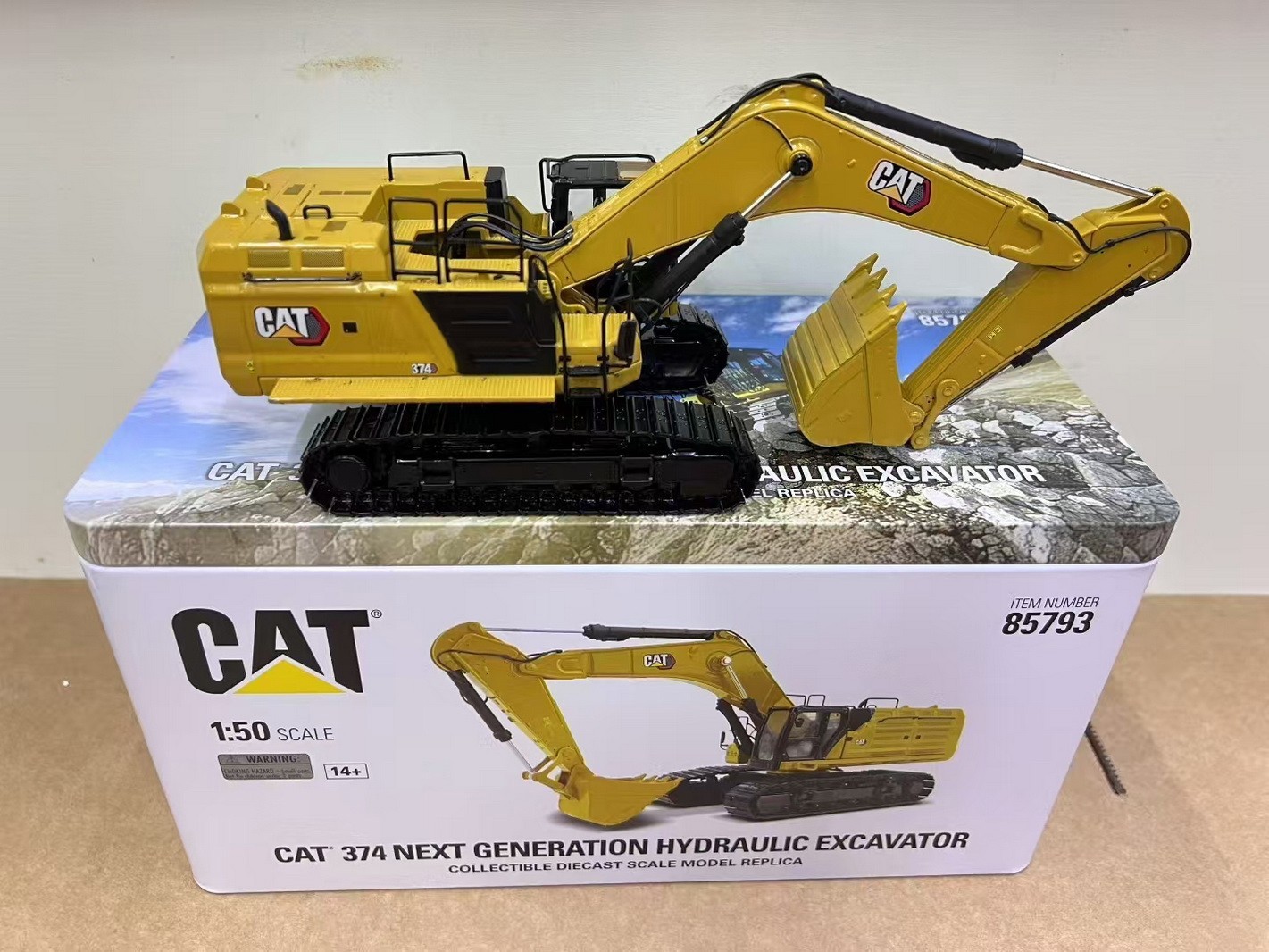 DM 1/50 Scale Cat 374 Next Generation Excavator Diecast Model Collection 85793