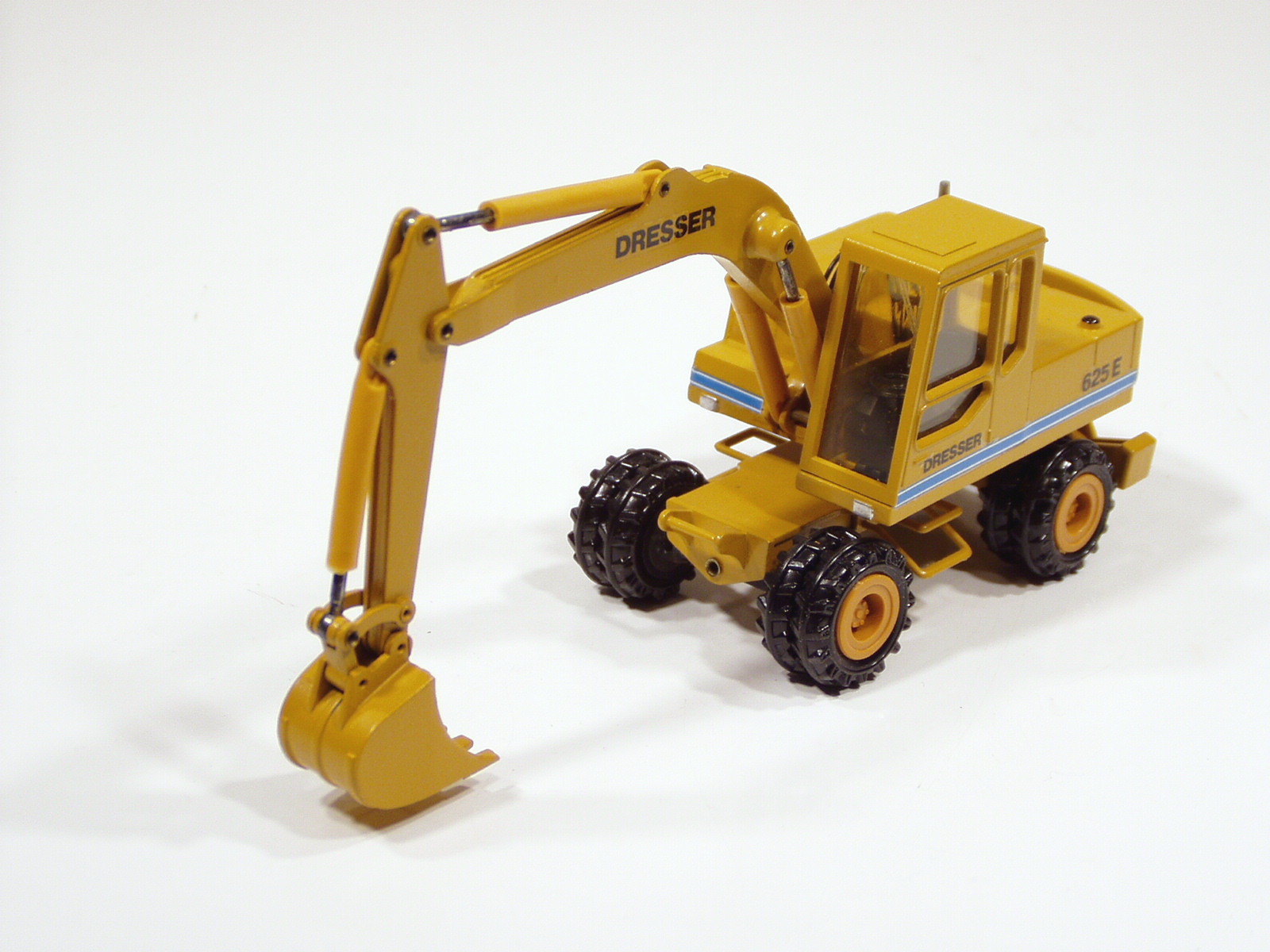 Dresser 625E Wheel Excavator – 1/50 – Conrad #2818 – MIB