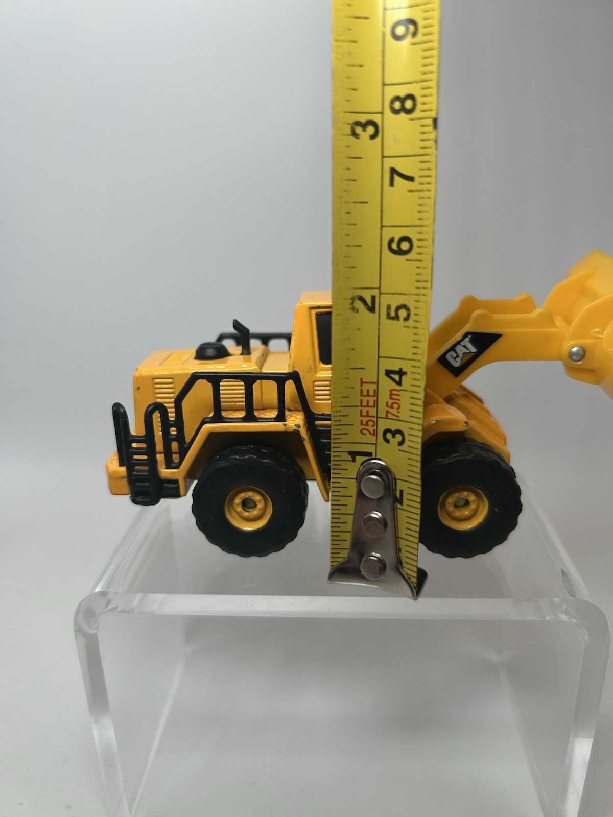 CAT Bulldozer 2019 Metal Body – Arm & Scoop Plastic