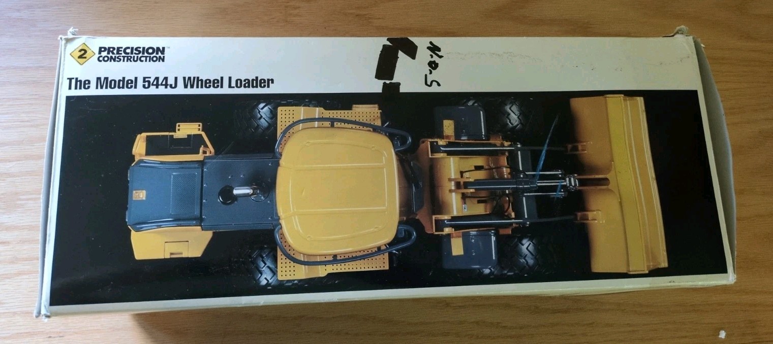 John Deere 544J Wheel Loader 1:16 Diecast Precision Construction Series