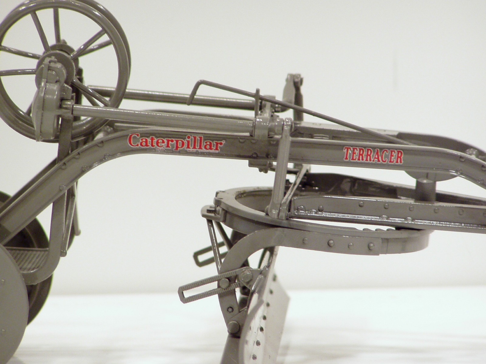 Caterpillar No.1 Terracer « GRAY » – 1/16 – Spec Cast #CUST1130