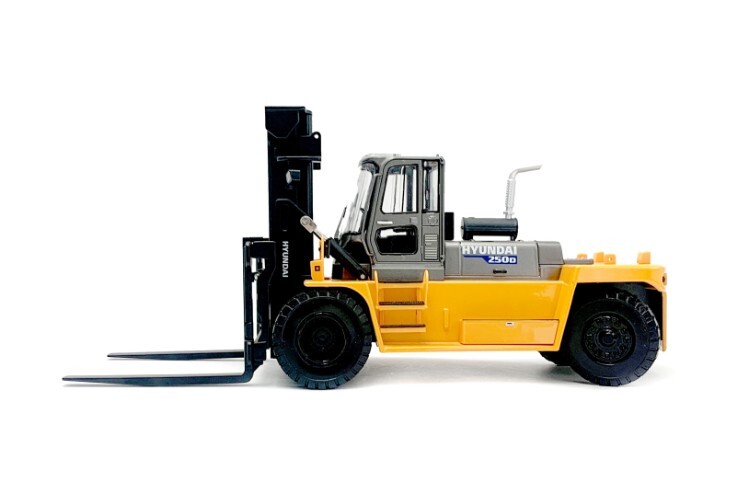 HYUNDAI 1/30 250D FORKLIFT TRUCK Die-cast Miniature Construction Vehicle Car set