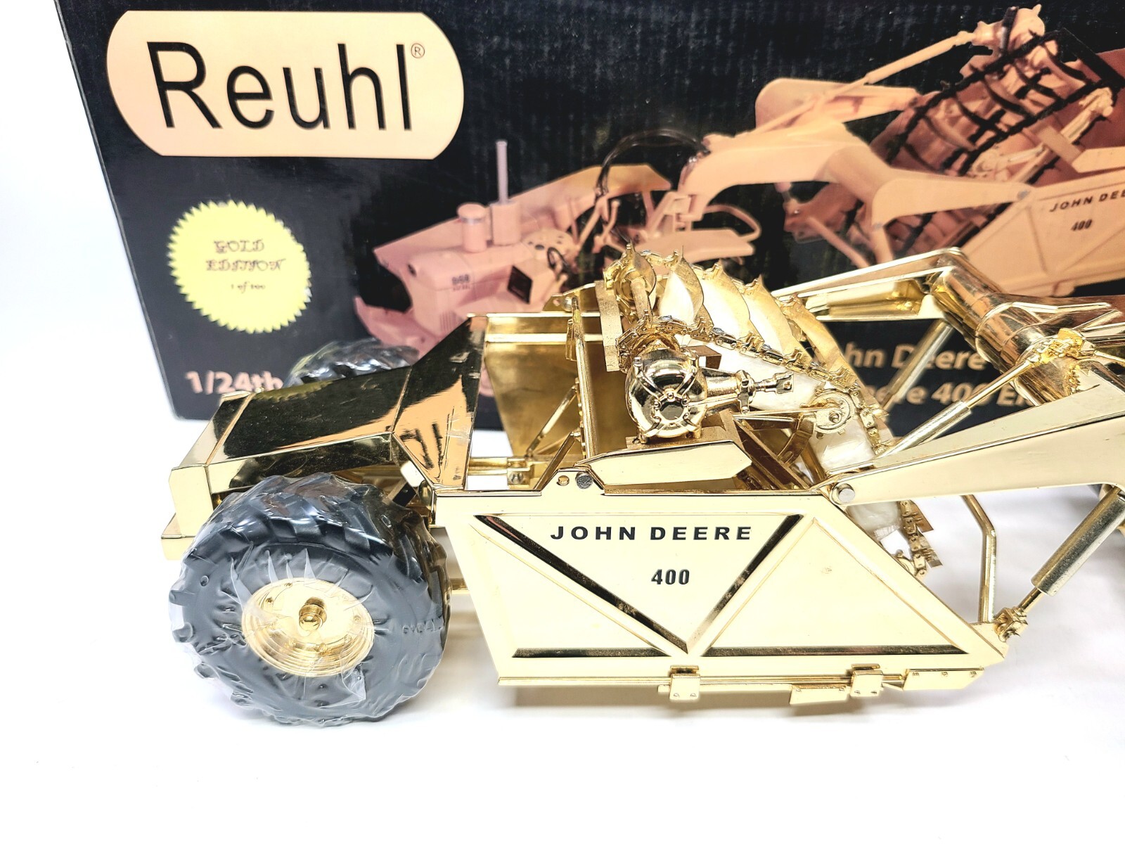 John Deere 840 Diesel with 400 Scraper – Gold Reuhl 1:24 Scale Model #JD840/400G