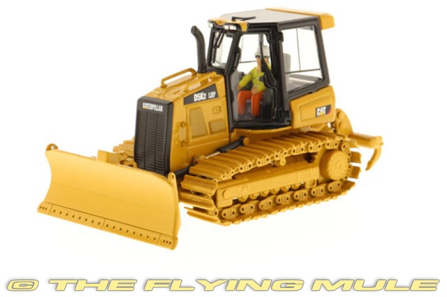 Diecast Masters 1:50 D5K2 Bulldozer