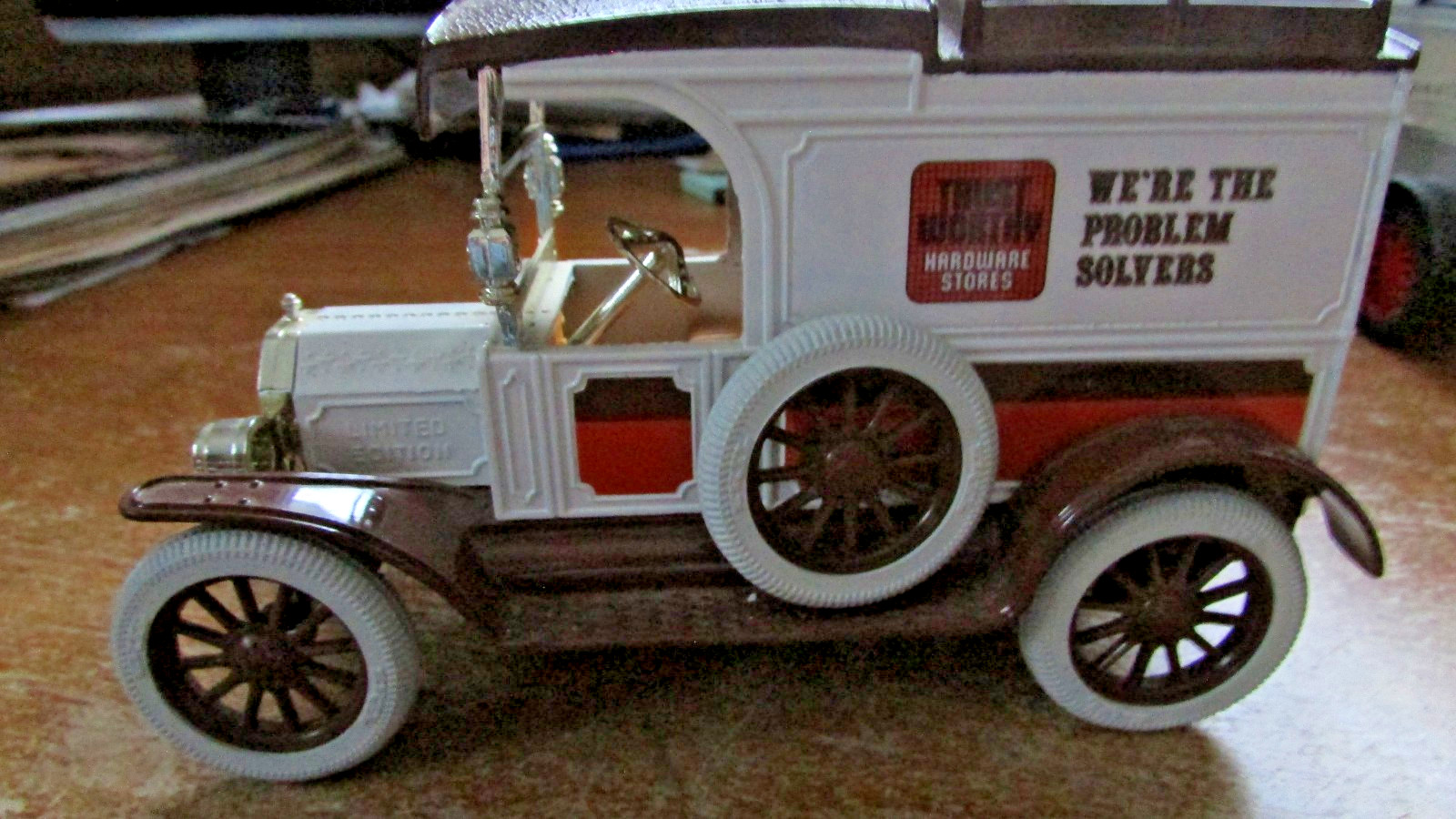ERTL 1913 Ford Delivery Van Trust Worthy Hardware Stores Limited Edition Bank