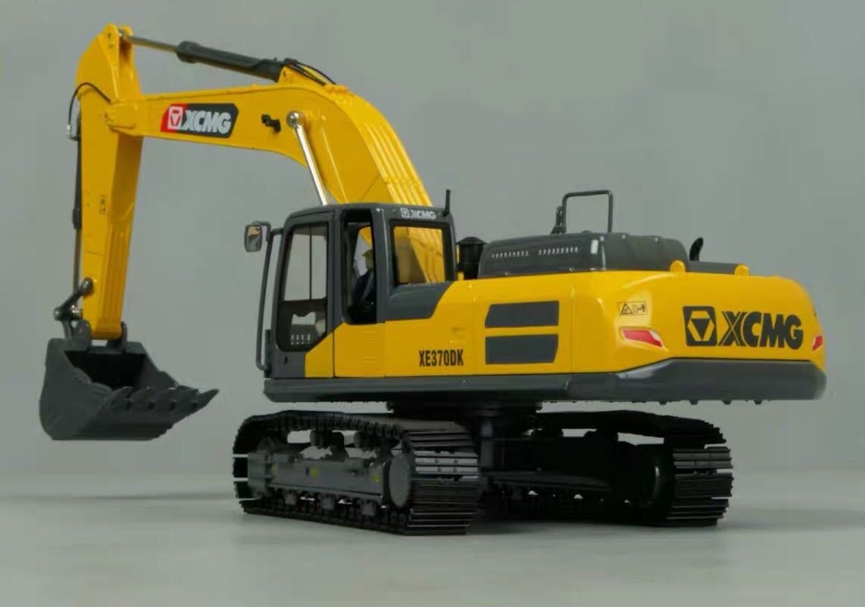 1:30 XCMG XE370DK Excavator Construction Machinery Equipment Diecast Model
