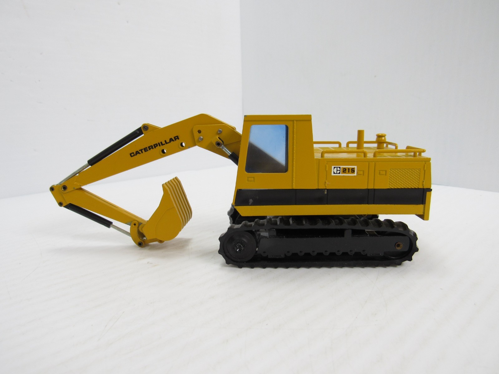Caterpillar CAT 215 Excavator NZG 1/50