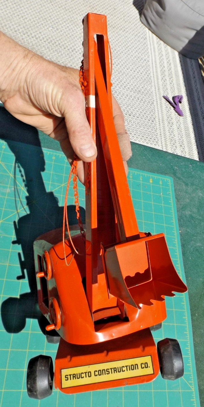 Vintage 1950&rsquo;s Toy Structo Steam Shovel Bucket Excavator Crane Pressed Steel