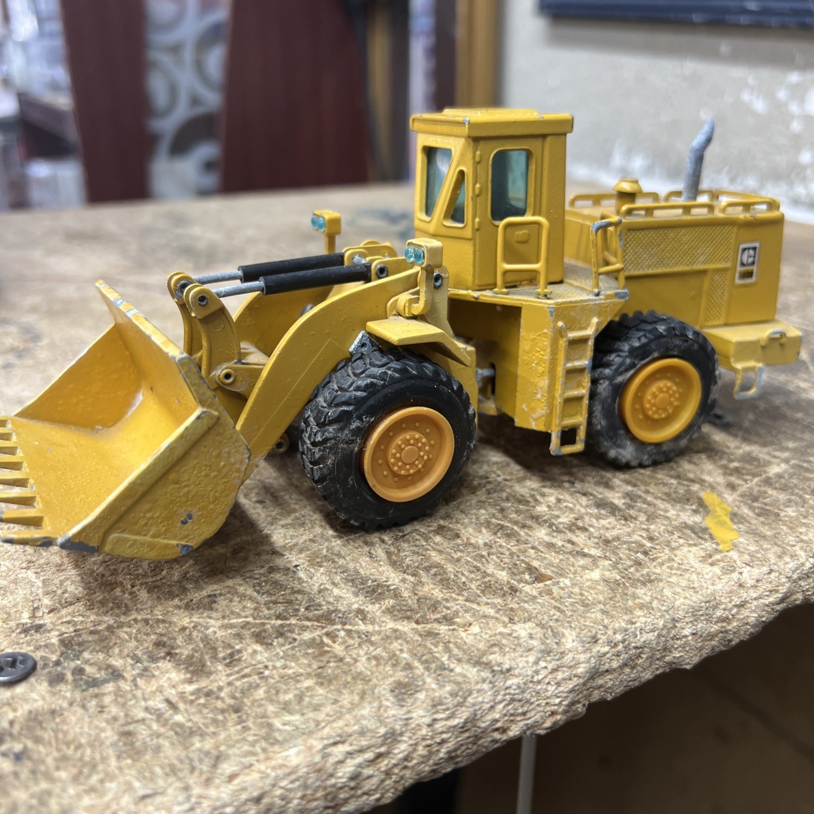 NZG No. 167 Radlader Cat 988 B Wheel Loader 1/50 Scale Die Cast Model