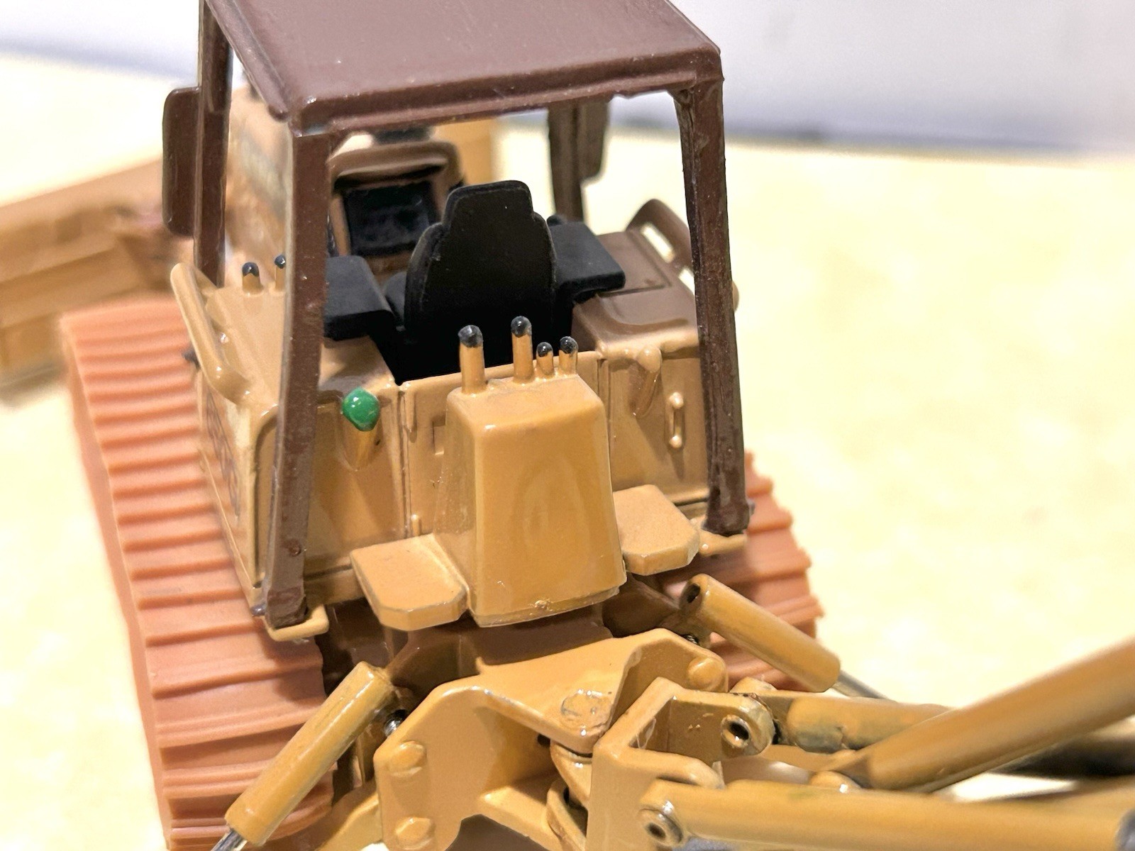 ERTL 1/50 Scale Custom Case « 650G » Wide Track-Angle Dozer w/Backhoe Attachment!