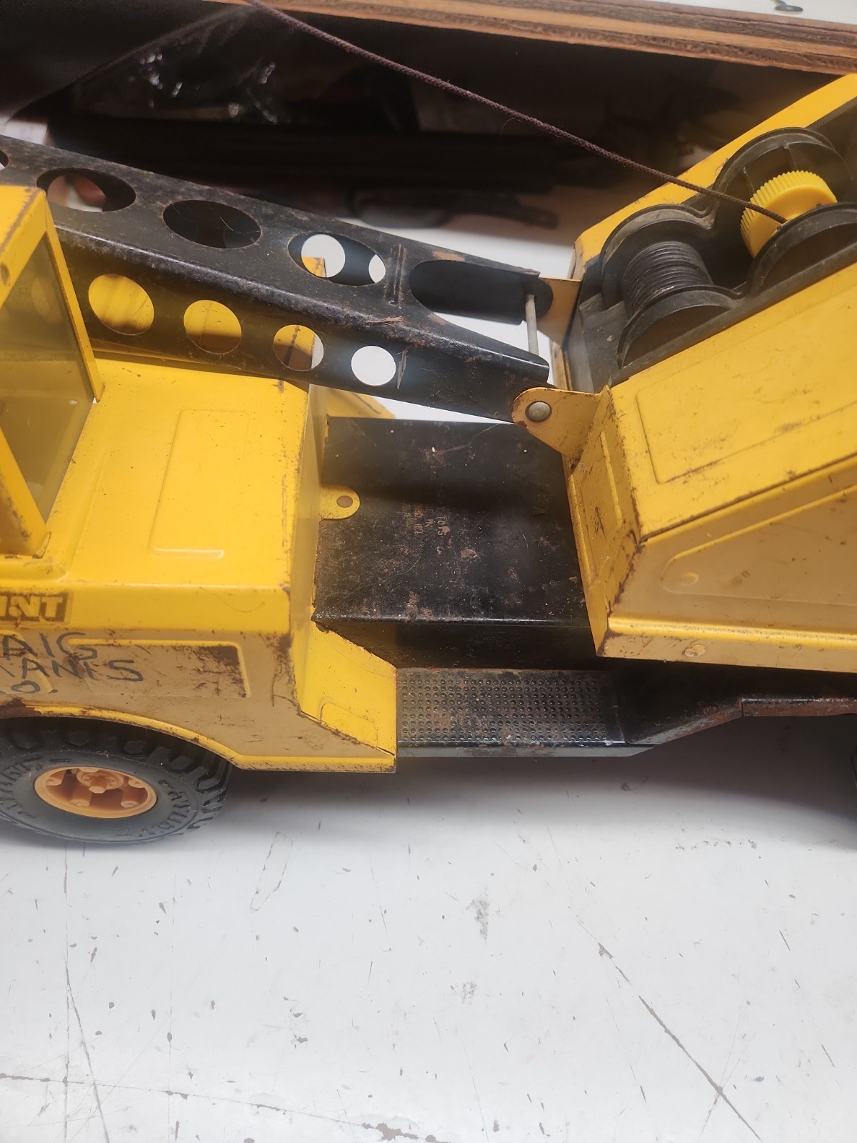 Vintage NYLINT MICHIGAN CRANE PRESSED STEEL 60&rsquo;S