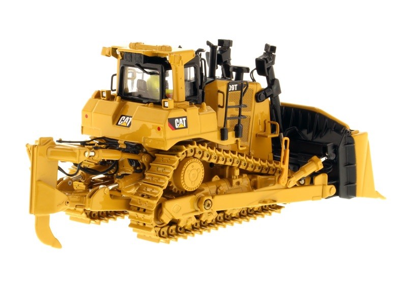 DIECAST MASTERS,Bull CATERPILLAR D9T with driver and metal box, 1/50, DCM85944