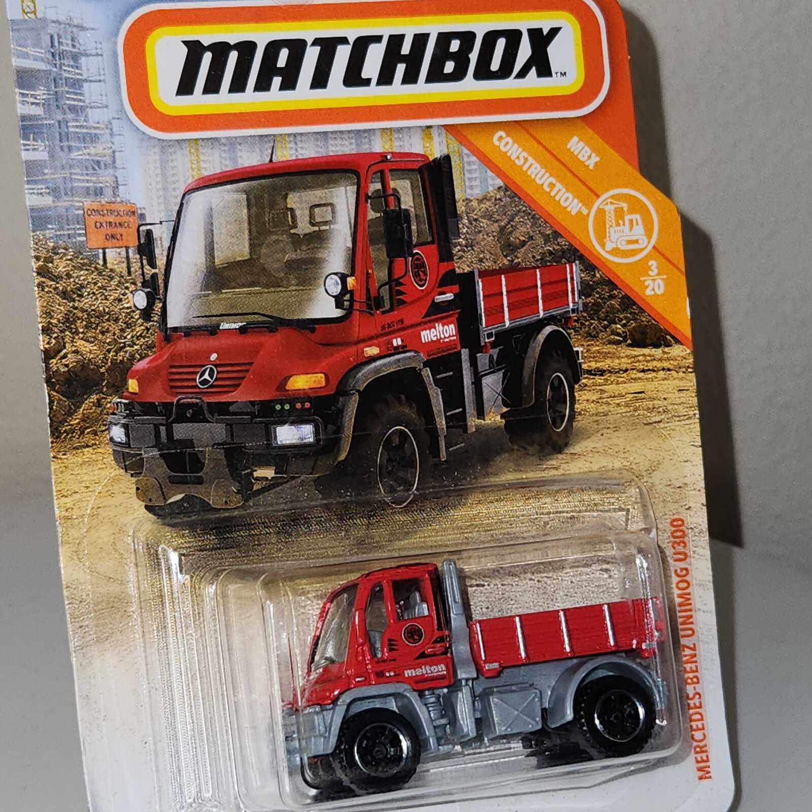 MatchBox Mercedes-Benz Unimog U300 37/10II0 MBX Construction NIB