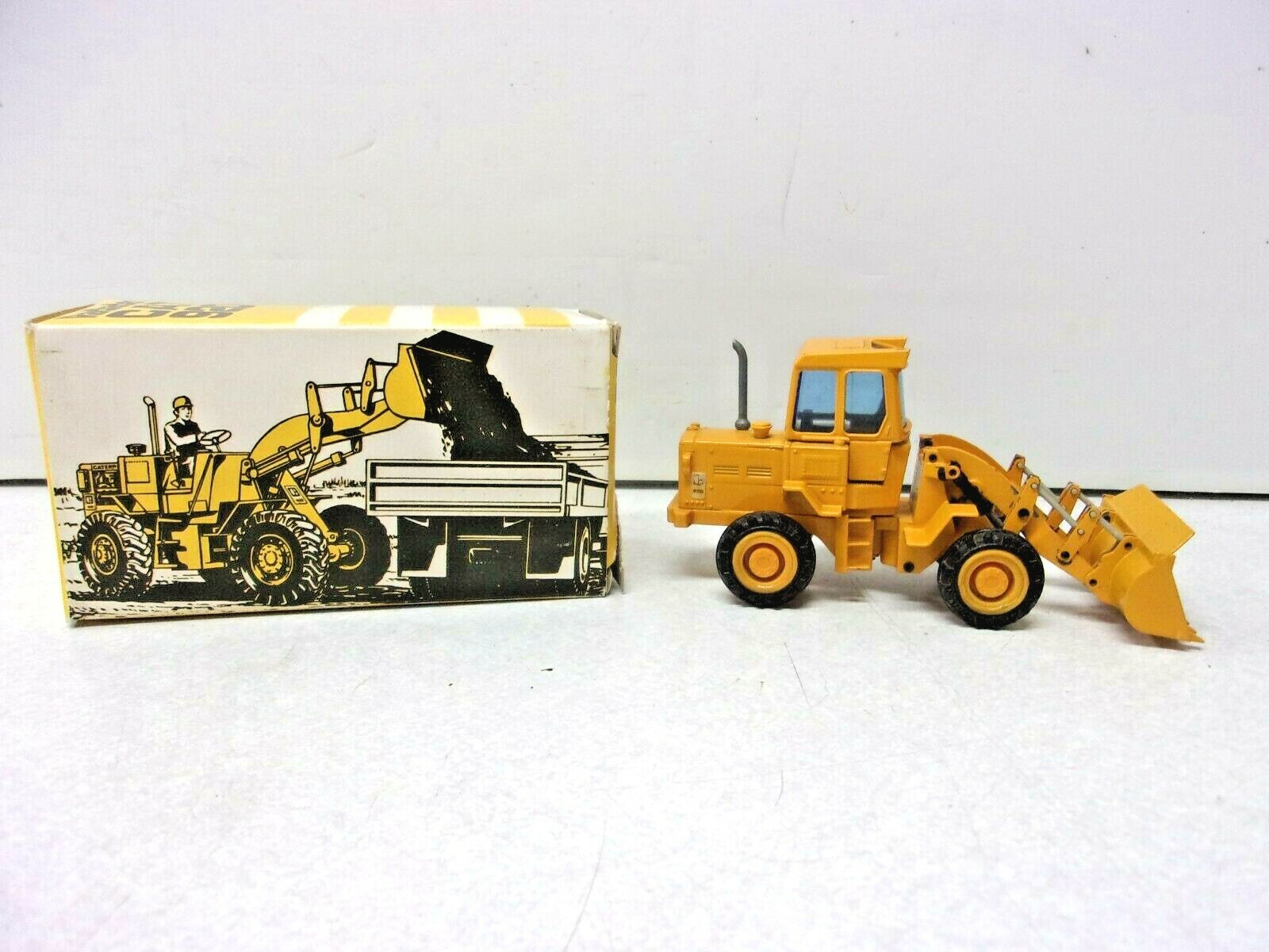 VINTAGE GESCHA CATERPILLAR 920 BUCKET LOADER TRACTOR 1:50 1/50 OLD LOGO W/BOX