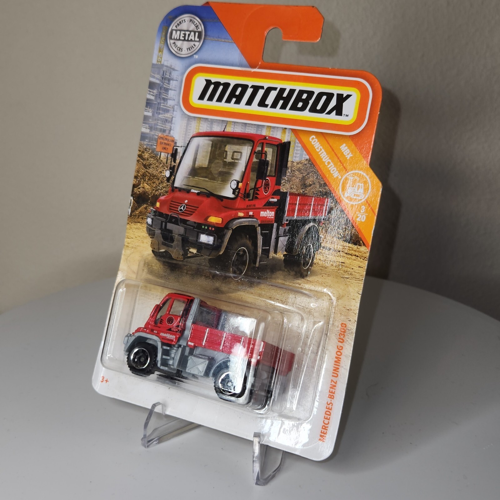 MatchBox Mercedes-Benz Unimog U300 37/10II0 MBX Construction NIB