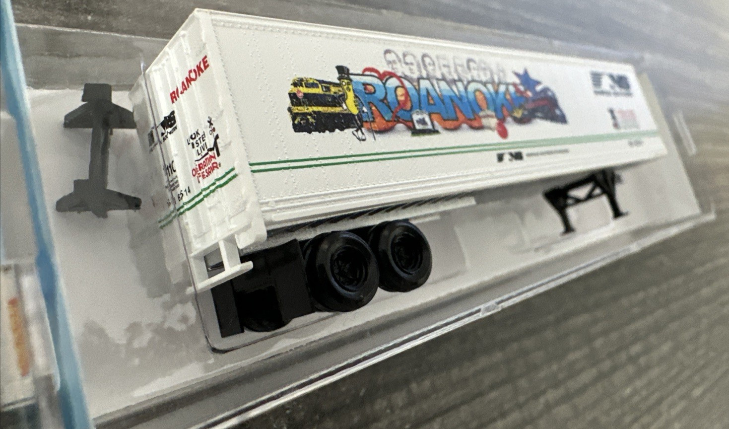 Micro-Trains N Scale 2014 Roanoke Cityscape Trailer – Norfolk Southern NIB!