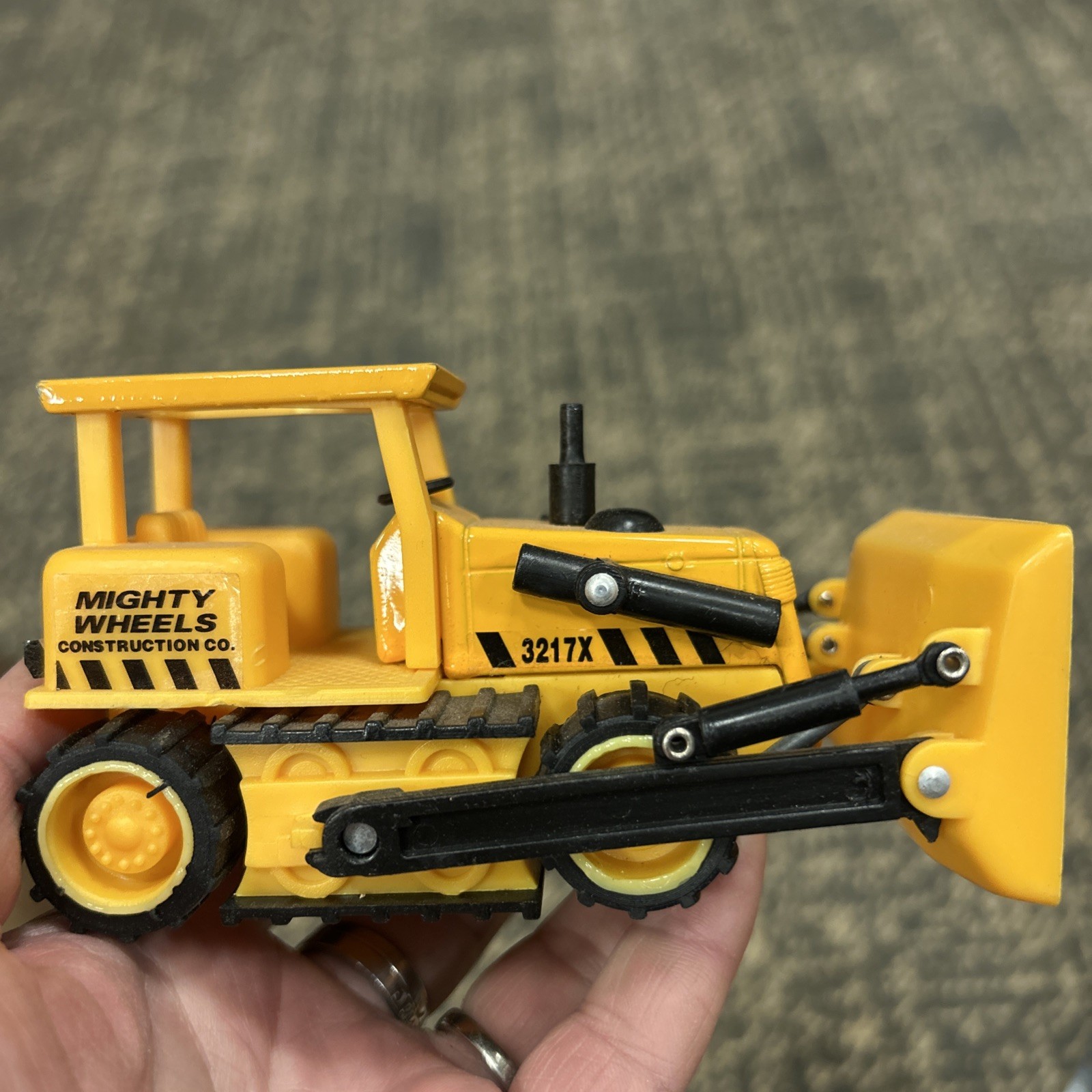 Mighty Wheels Construction Co. Vintage Bulldozer 3217x