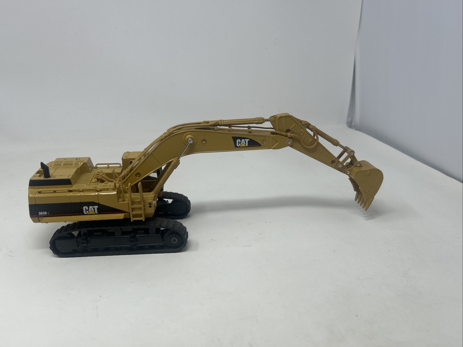 CAT 365B L Series II Hydraulic Excavator 1:50 Model Clean & Mint