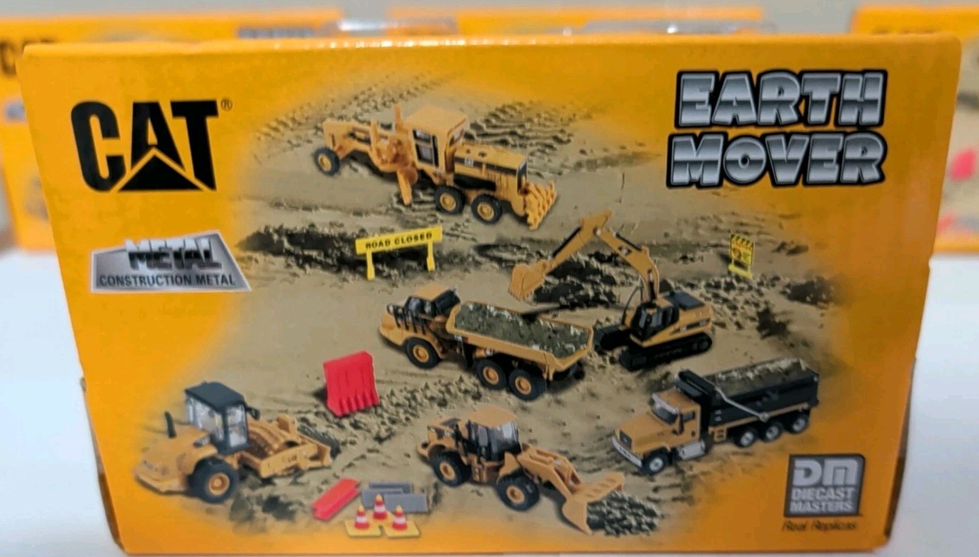 (6) Diecast Masters Caterpillar Diecast Earth Movers 1:87 Earth Movers -HO Scale