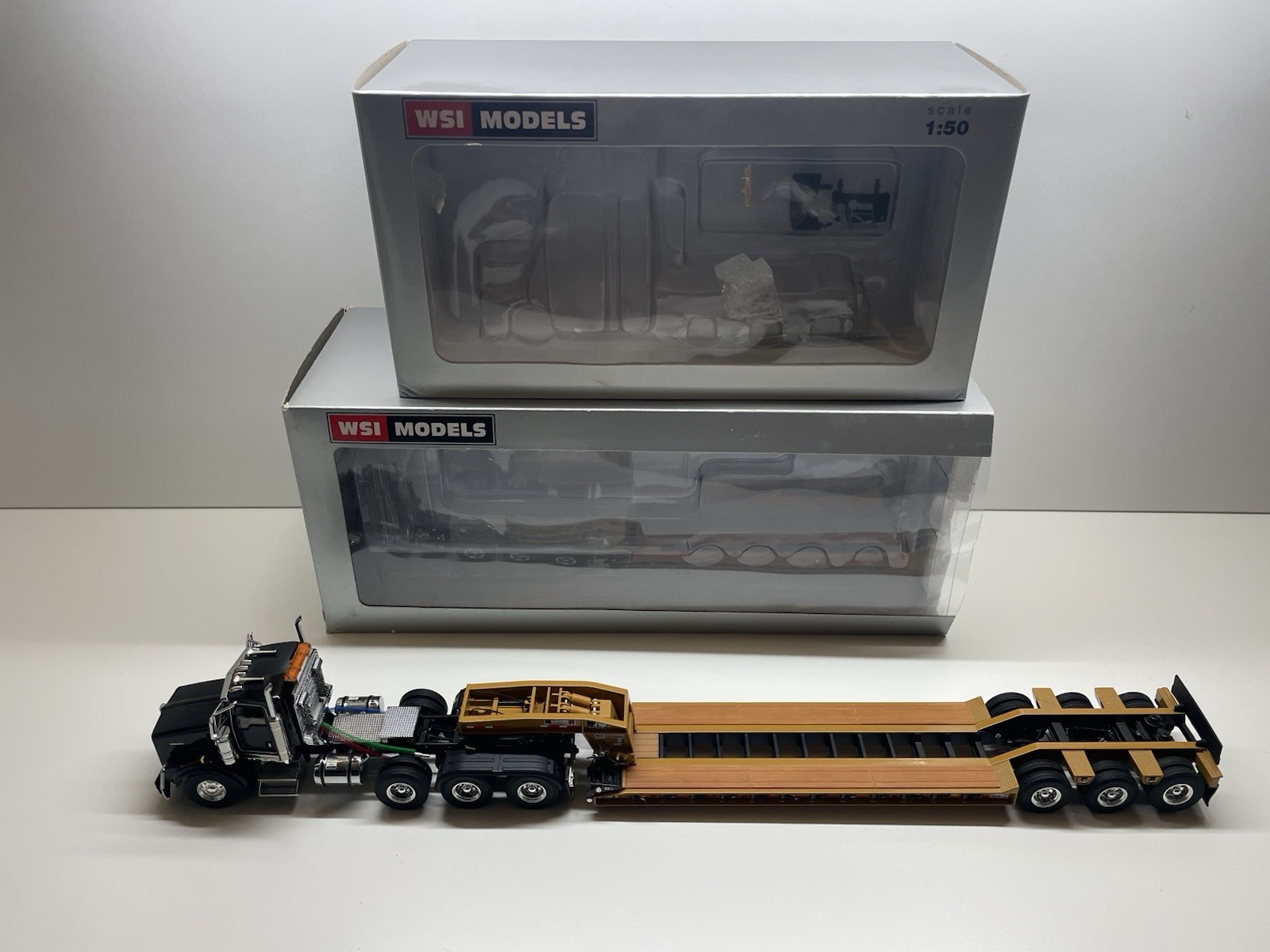 WSI 1/50 Kenworth T800 Black W/ CAT Yellow Rodgers 3-Axle Low Boy Trailer