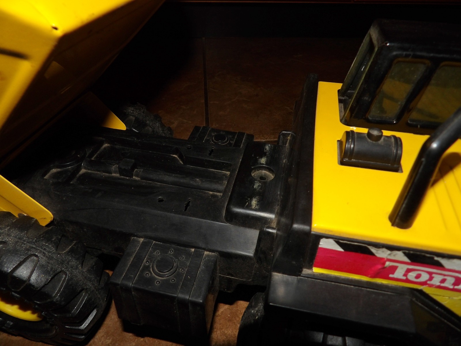Vintage 1999 Hasbro Mighty TONKA 768 Dump TRUCK Yellow Pressed Steel/Plastic 17&Prime;