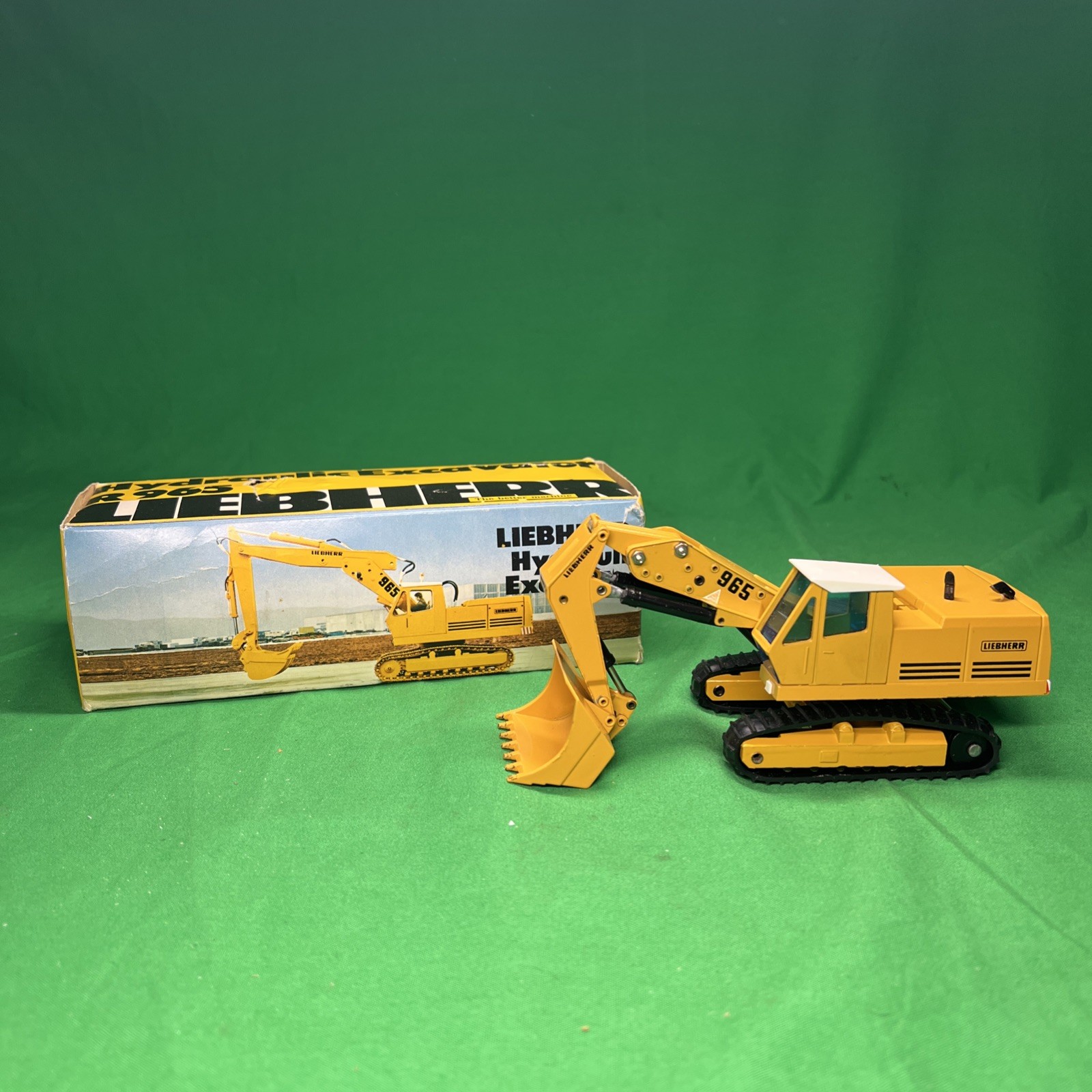 Liebherr R 965 Hydraulic Excavator