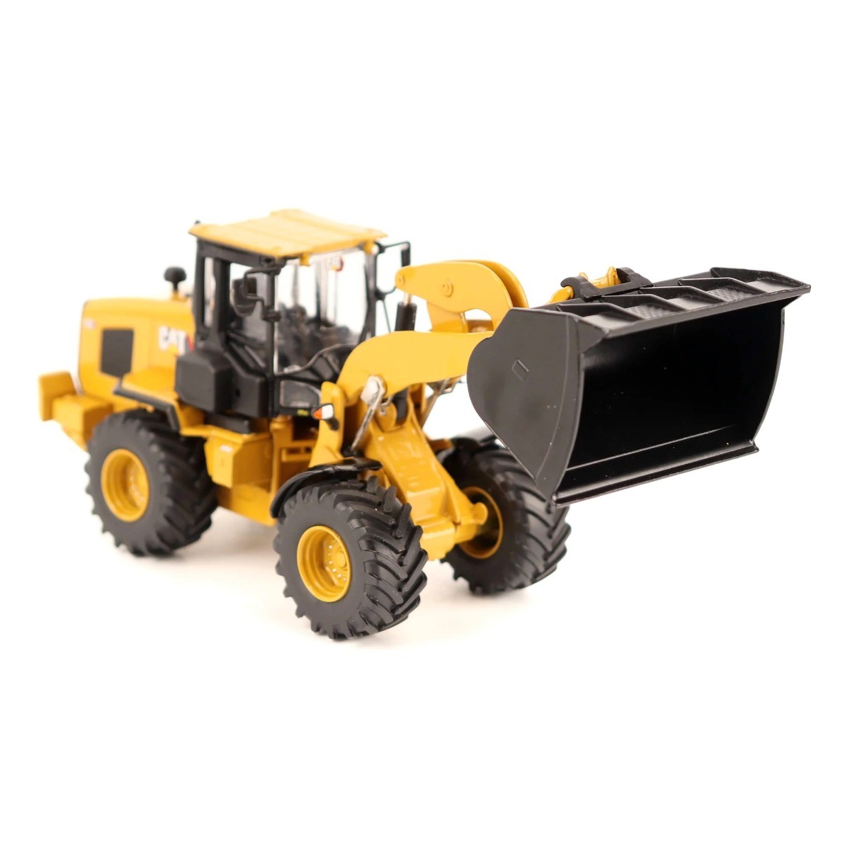 Diecast Masters 85782 Cat 938 Wheel Loader 1/50 Scale Diecast Model