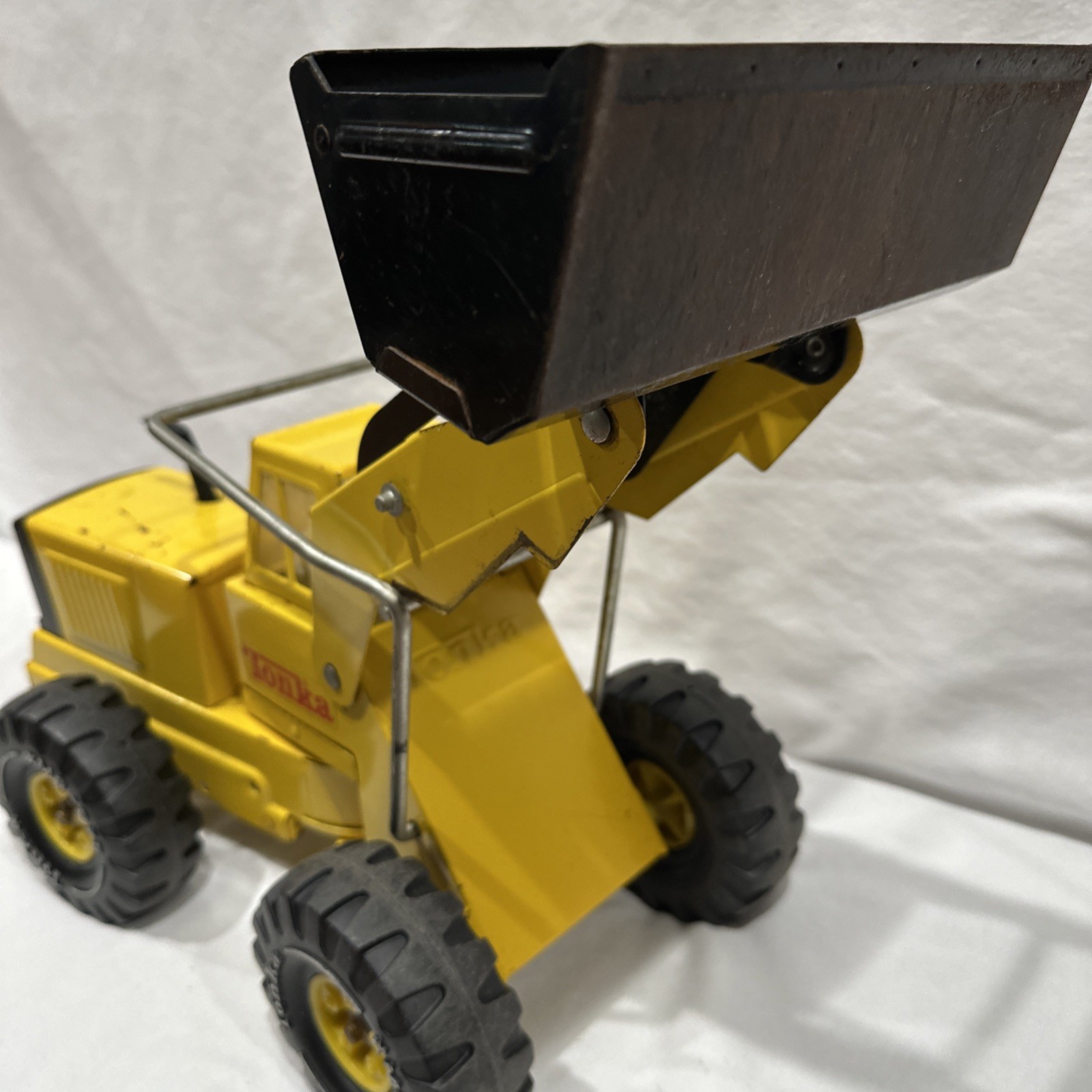 Vintage 1970’s -80’s Tonka Pressed Steel Front Loader XMB-975