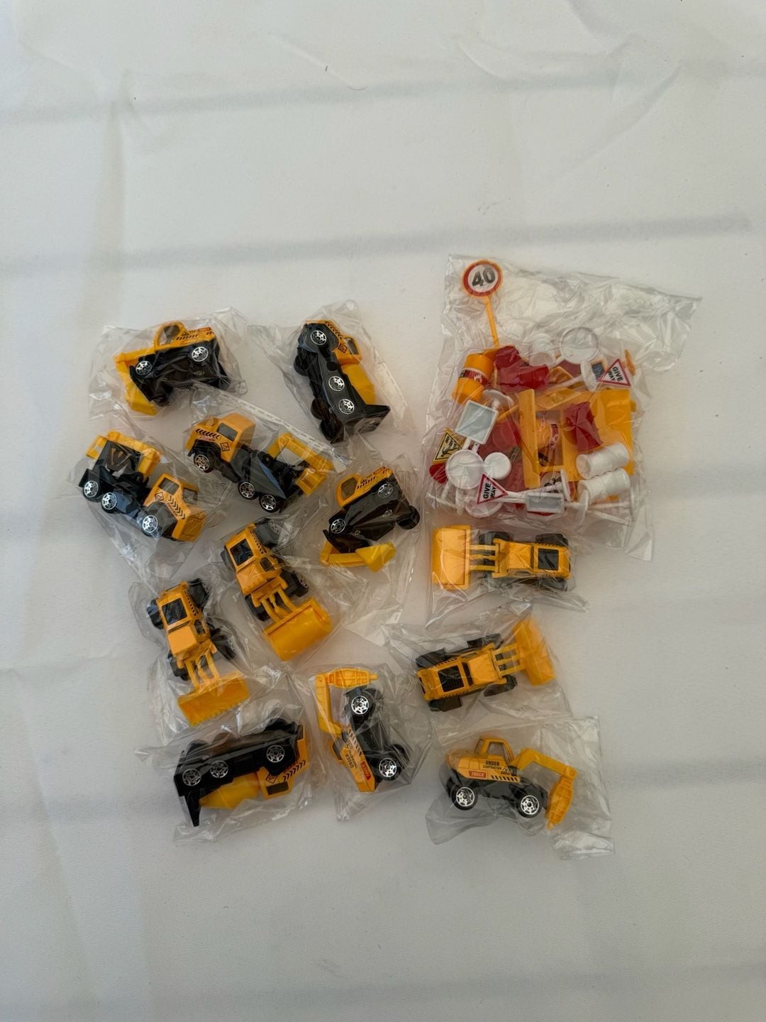 Mini Die-Cast Construction Vehicle Toy Set with Road Signs and Accessories