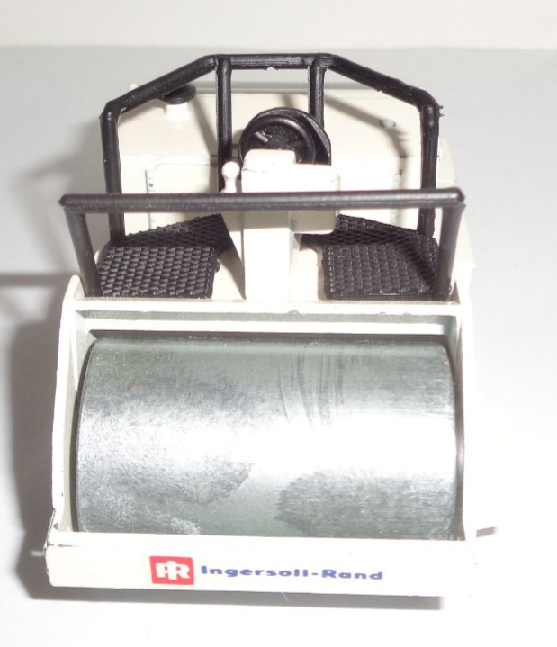 NZG #203 1/50 Ingersoll-Rand DA50 Vibratory Asphalt Roller Compactor – Boxed