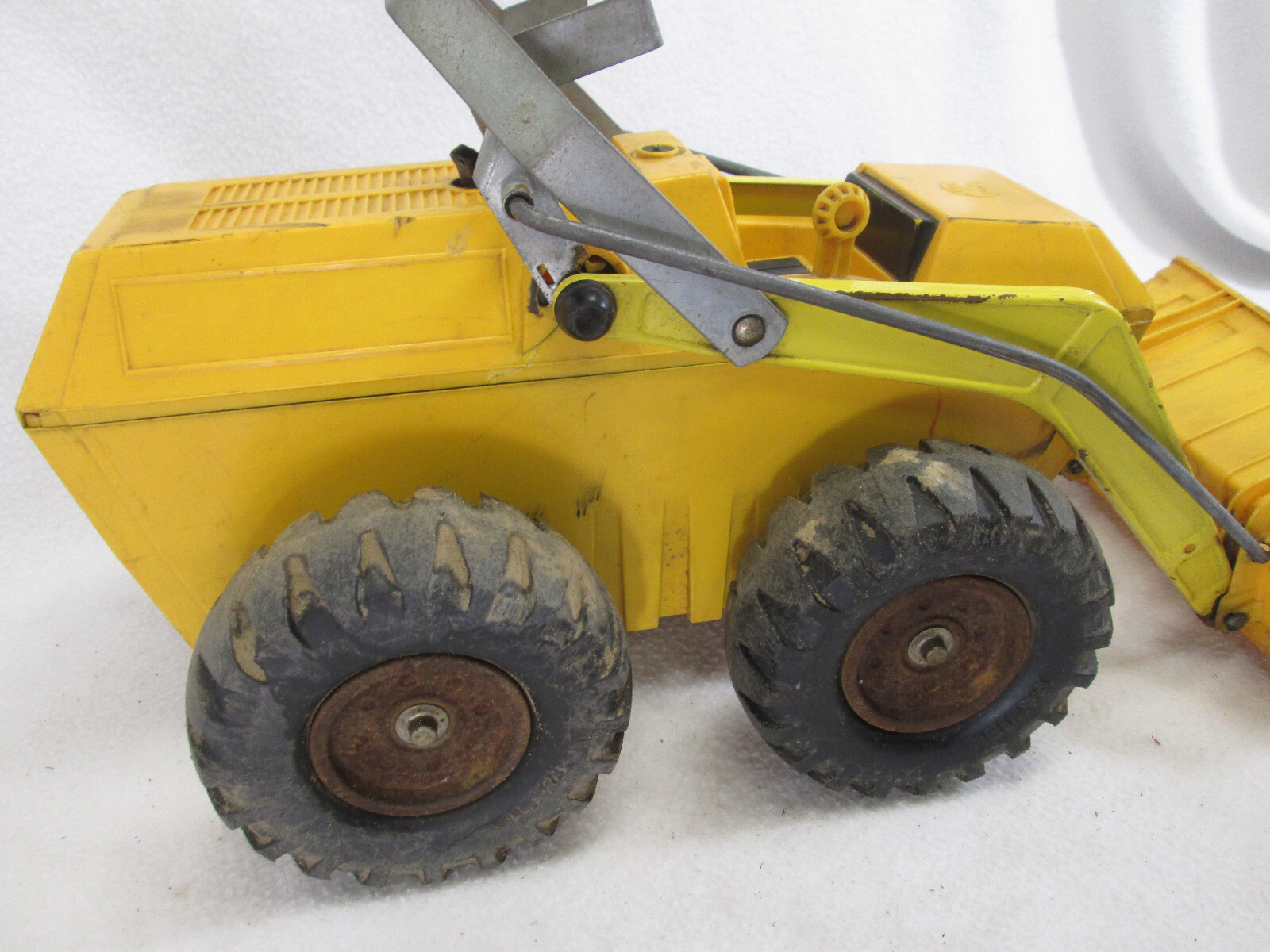 Vintage Mattel 1963 Vrroom plastic skip front loader