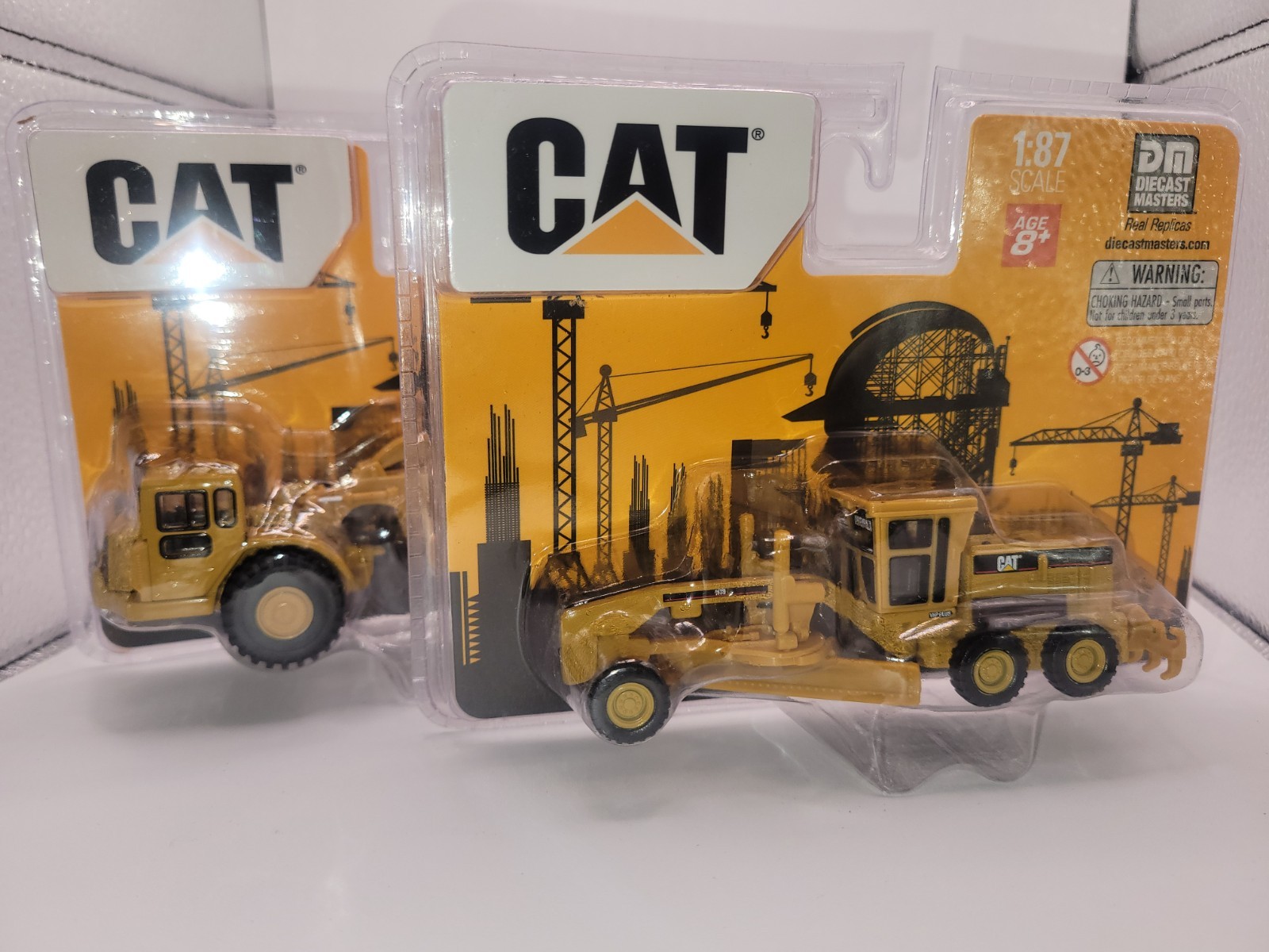 Cat 1:87 Scale Die-Cast 627G Auger Scraper And 163H Motor Grader