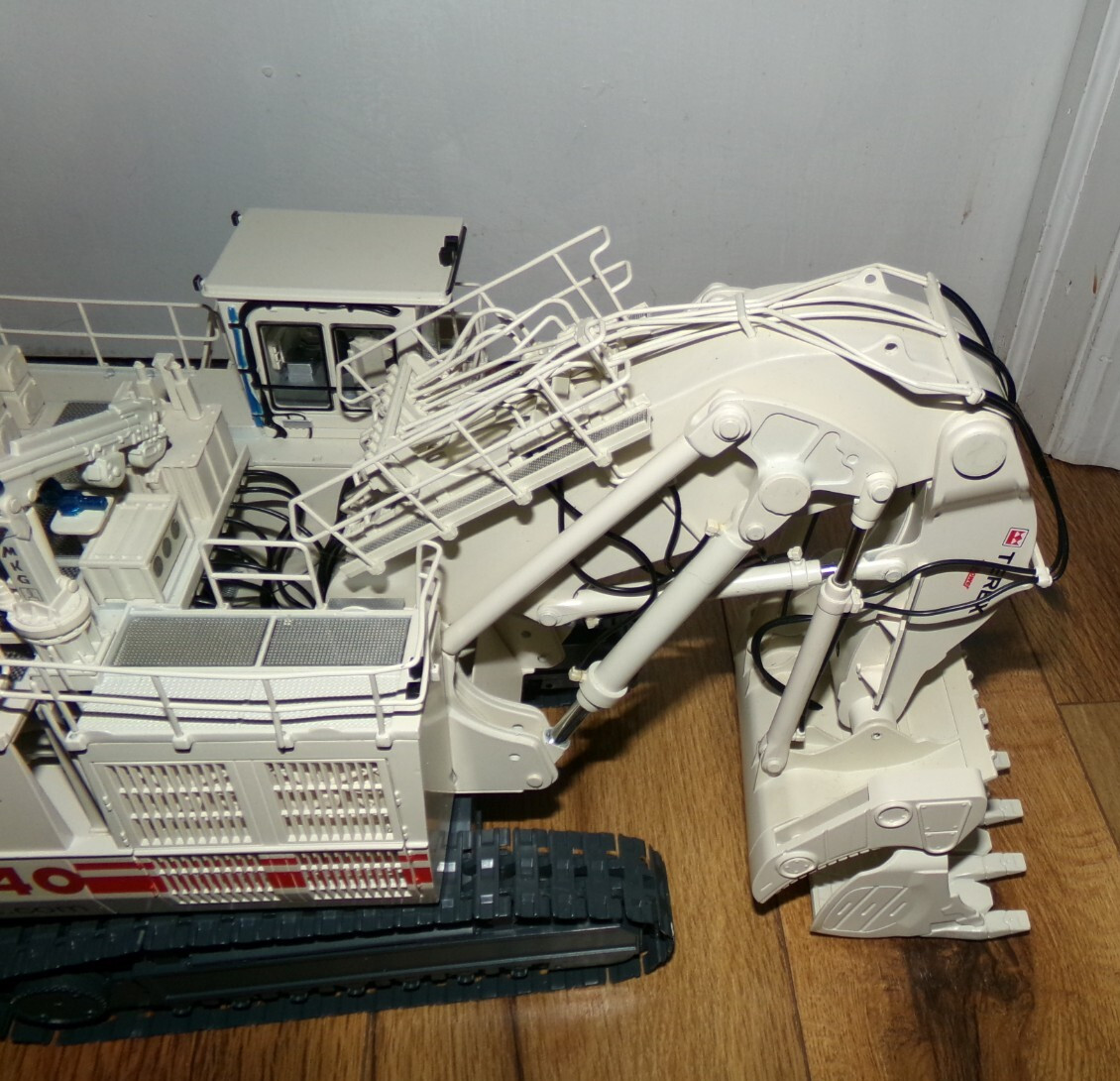 **DAMAGED** Terex O&K RH340 Mining Front Shovel Brami 1:50 Diecast Model #25008