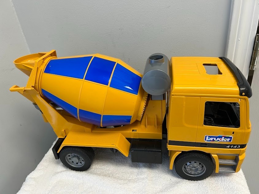 Bruder Mercedes Yellow Blue Large 21 X 10&Prime; Cement Mixer 4143 Made In Germany.