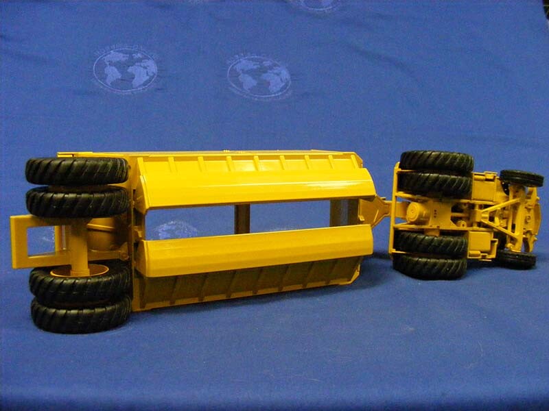 CCM Cat 660 w/Athey Bottom Dump Trailer – Die-cast 1/48 Brand-new MIB