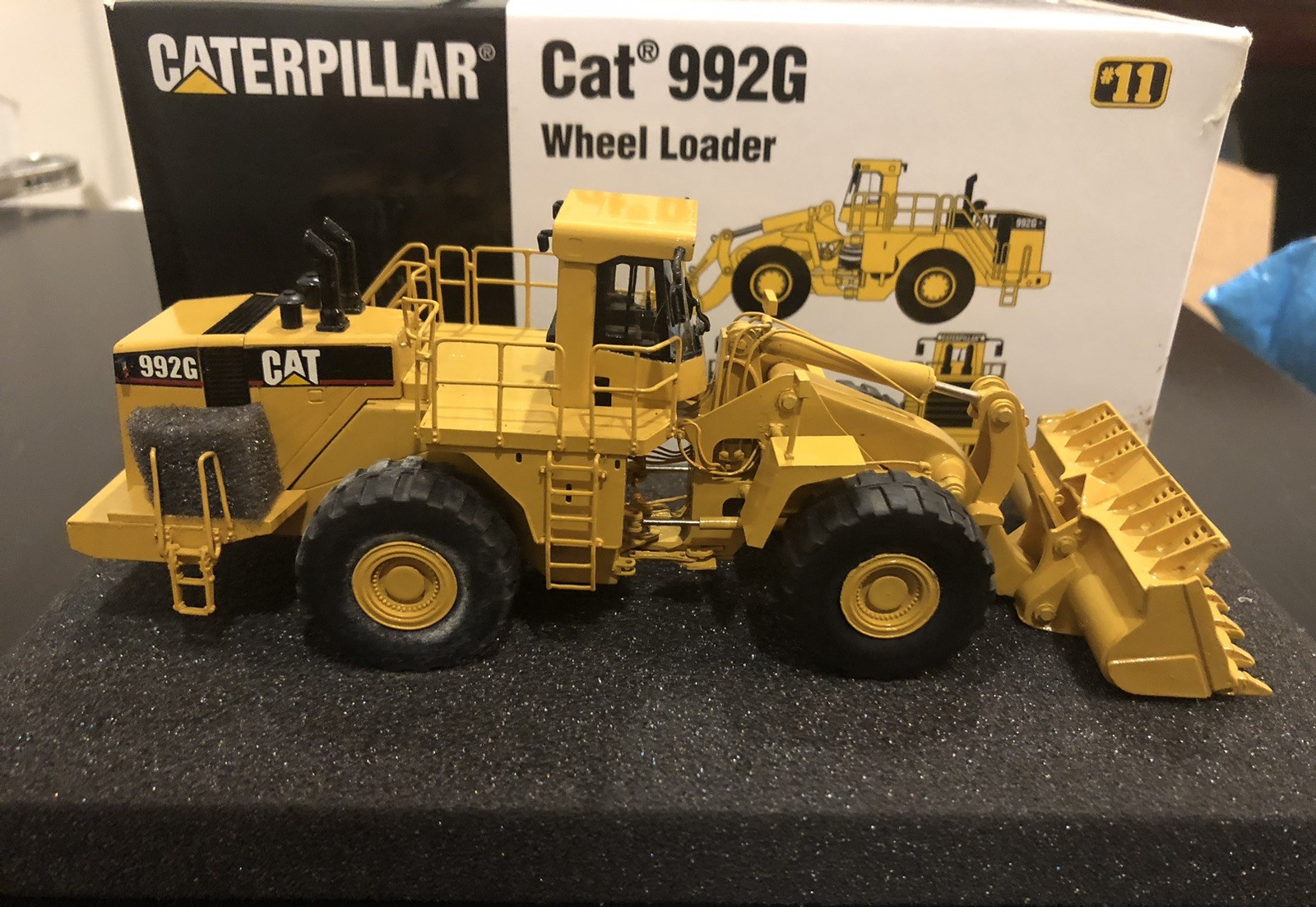 Classic Construction Models CCM CAT Caterpillar 992G Wheel Loader Brass – 1:87
