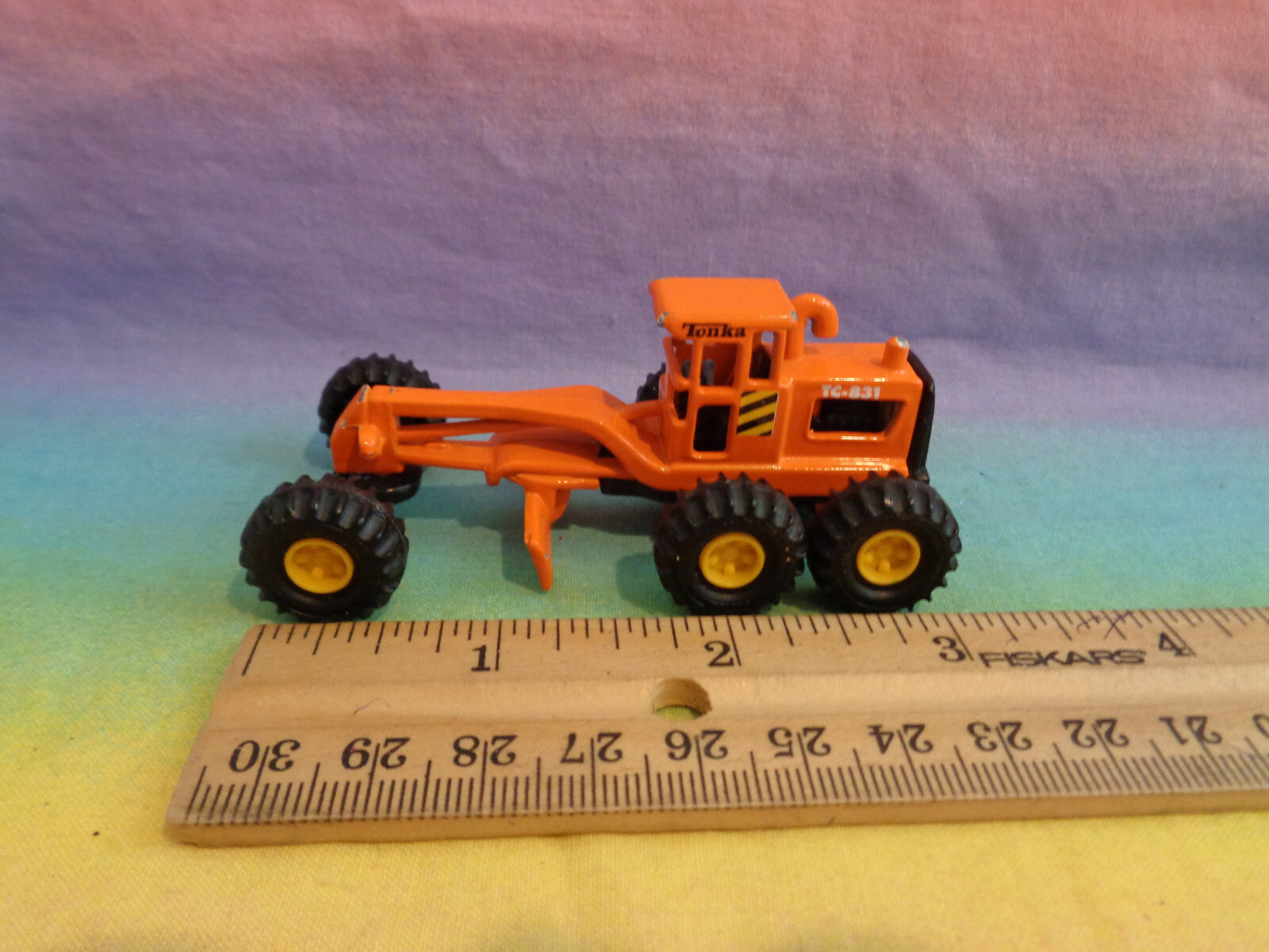Vintage 1998 Tonka TC-831 Road Grader Orange – as is