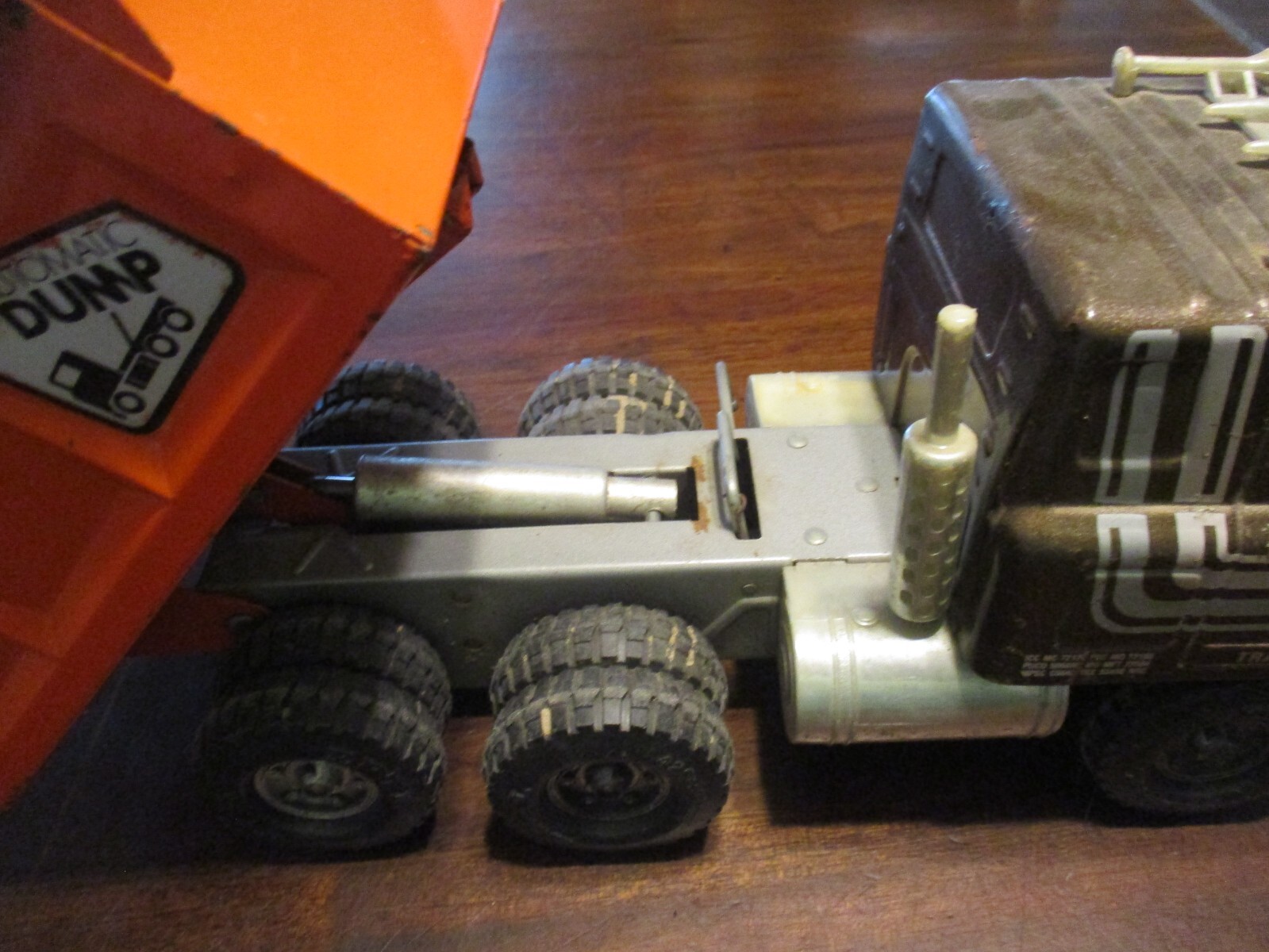 Vintage ERTL Transtar Automatic Dump Truck Hydraulic Lift International Truck