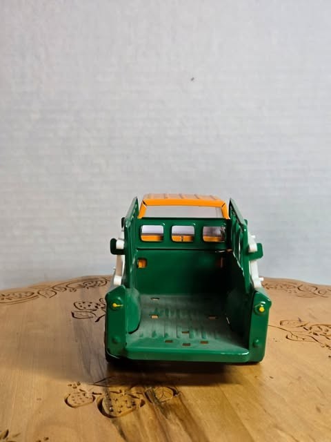 Vintage original 1971 Louis Marx Co. Stake Bed utility truck with ladder