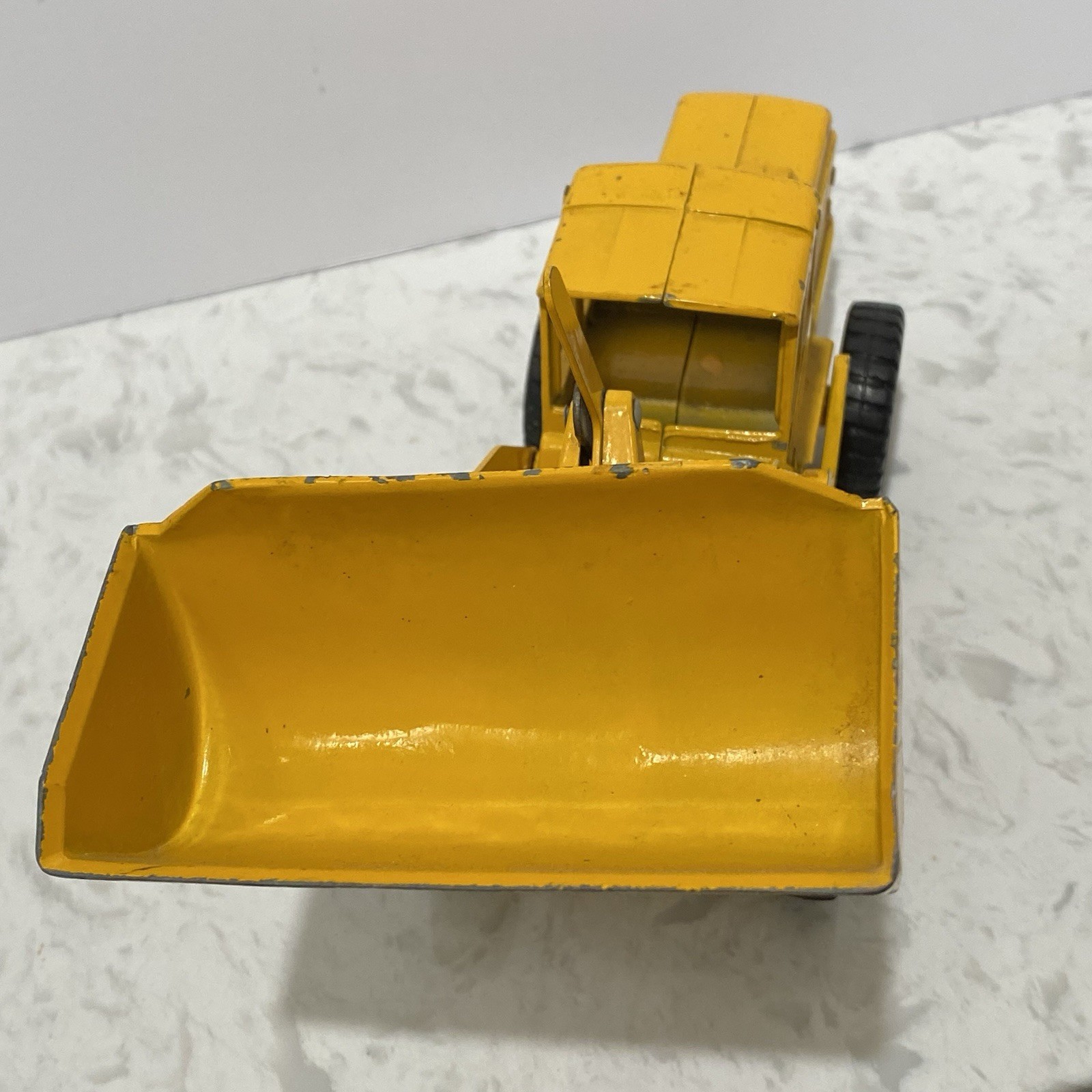 ERTL International Harvester IH Hough Payloader Articulated Bucket Loader