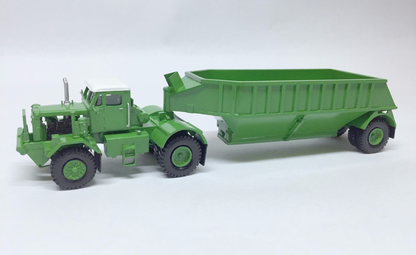 HO 1/87 KW Dart 50 BDT/Bottom Trailer – GREEN – Ready made Resin Model