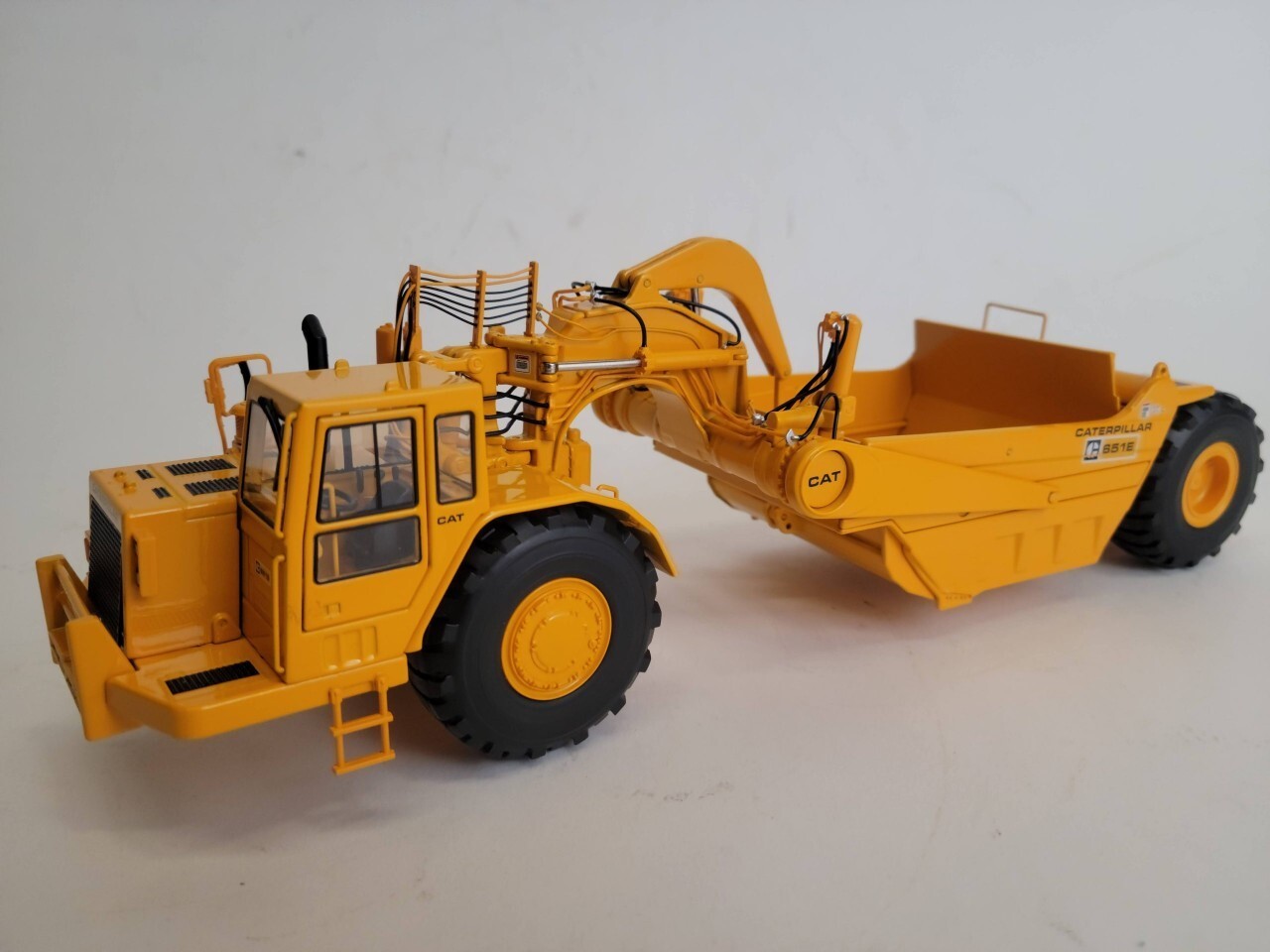 Caterpillar Cat 651E Scraper – CCM 1:48 Scale Diecast Model New 2022
