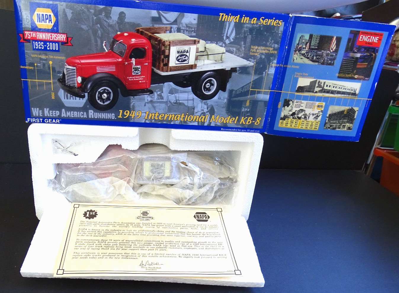 1949 INTERNATIONAL KB-8 STAKE FLAT BED TRUCK W/LOAD NAPA AUTO PARTS FIRST GEAR
