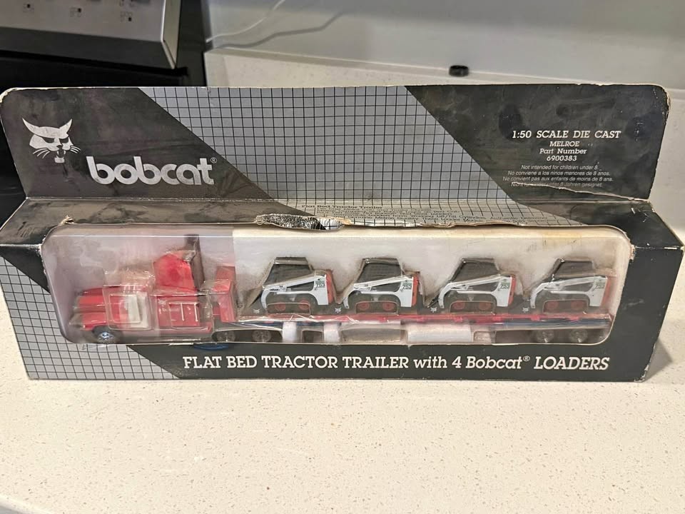 Bobcat Flatbed Semi Truck w/ 4 Loaders – 1:50 Scale Diecast Construction Model