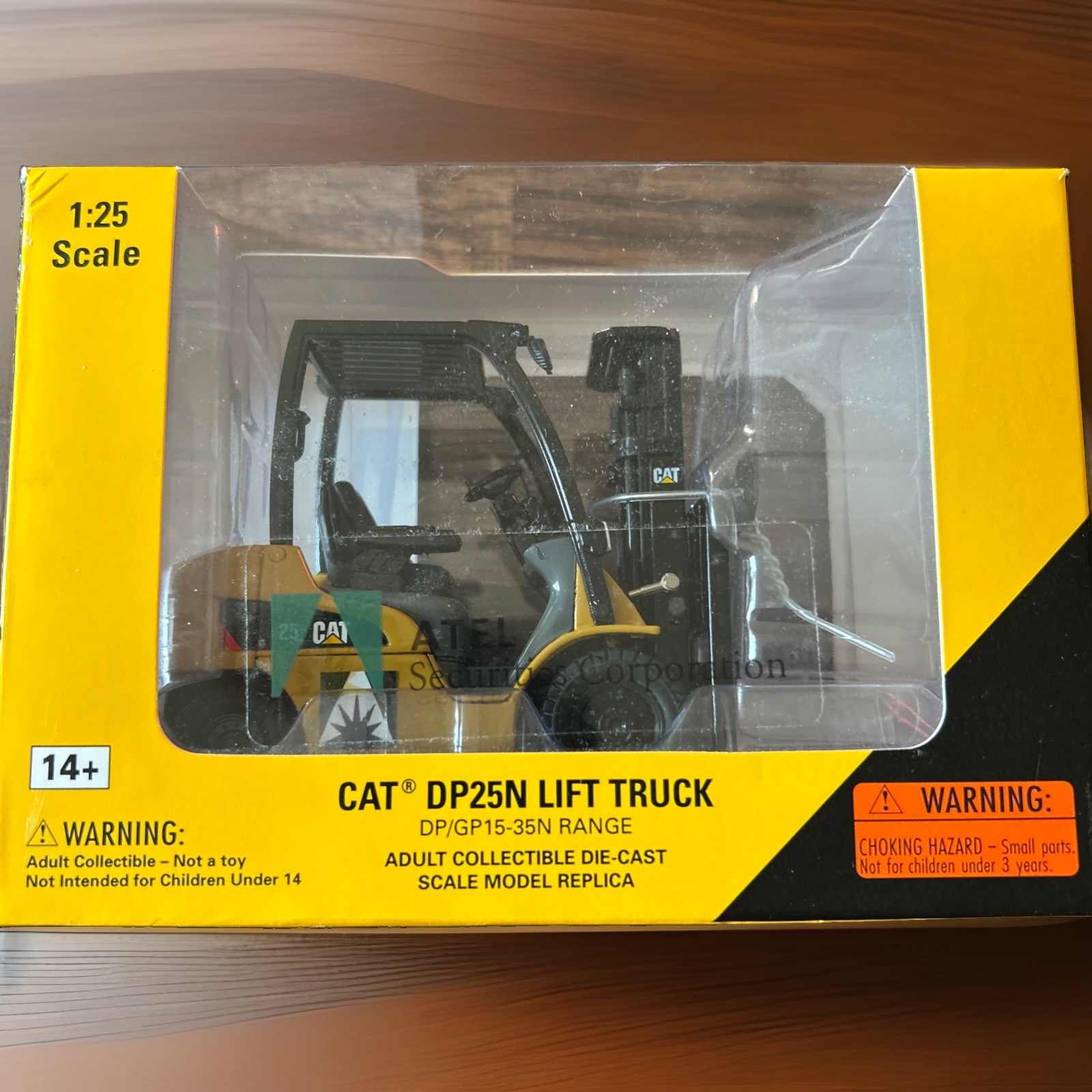 Norscot 1:25 CAT DP25N Forklift Truck Die cast 55256 Adult Collectible New
